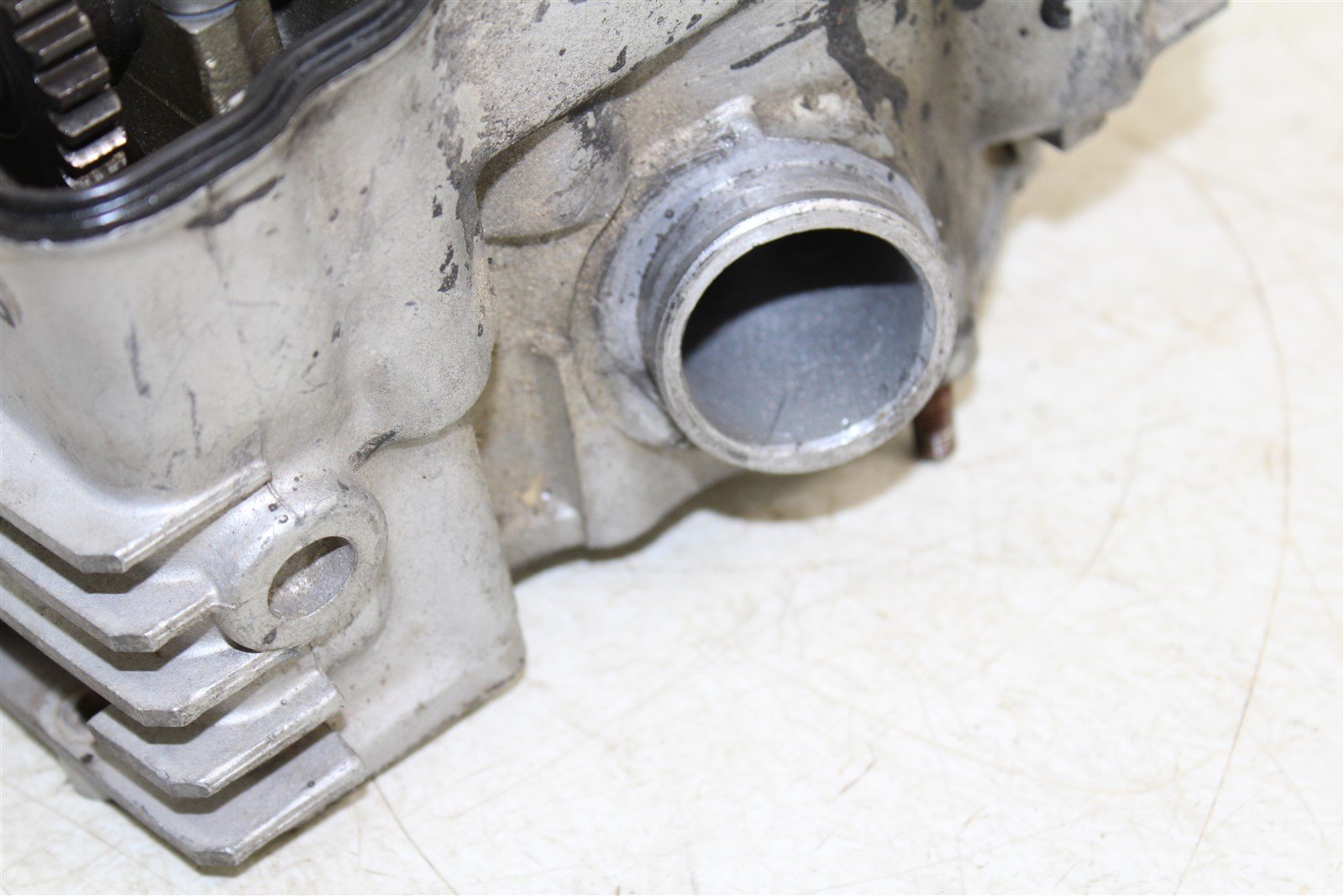 1990 Kawasaki Vulcan 750 Rear Cylinder Head w/ Camshafts Cams Valve Cover