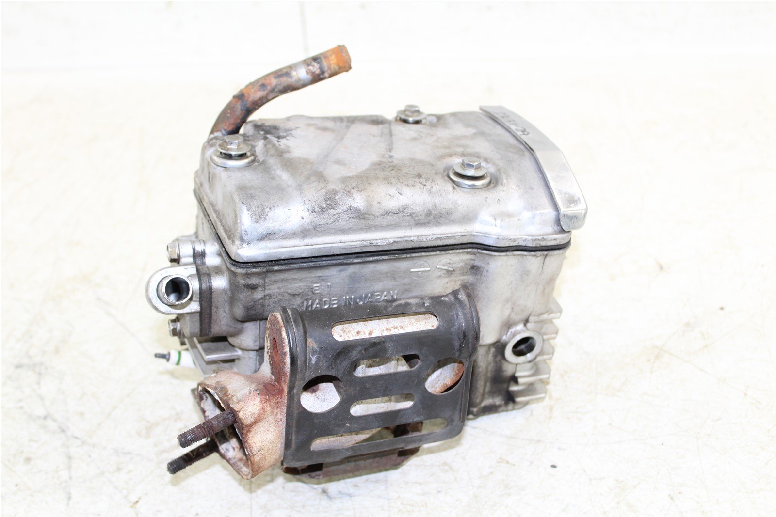 1990 Kawasaki Vulcan 750 Rear Cylinder Head w/ Camshafts Cams Valve Cover
