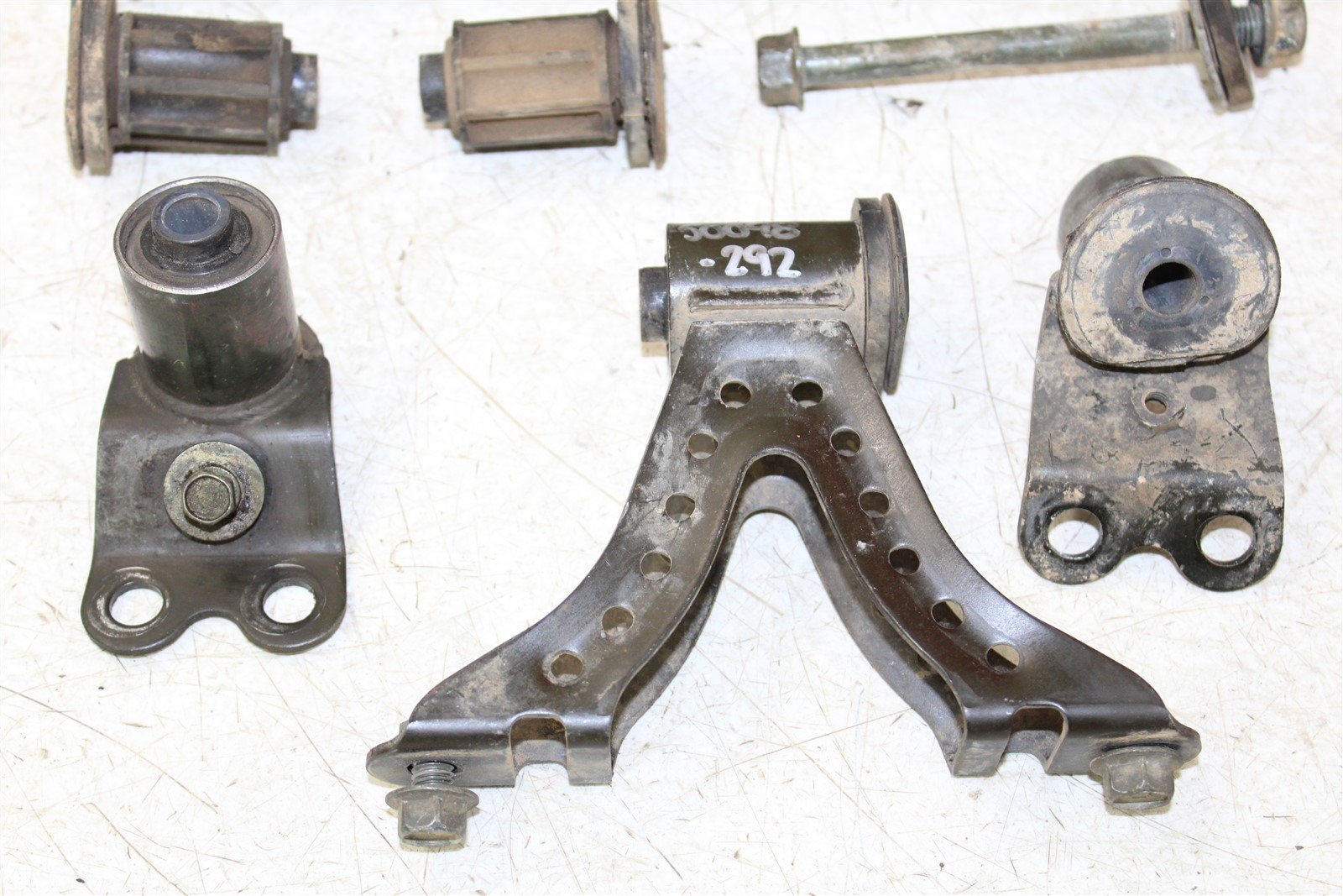 2000 Yamaha Kodiak 400 4x4 Engine Mounts Motor Brackets