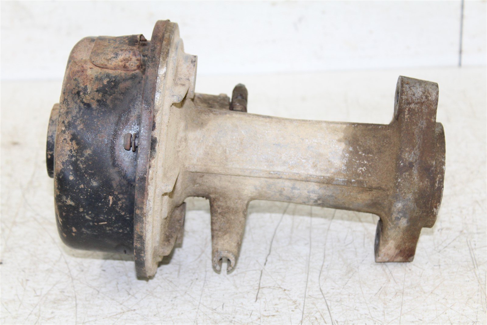 1989 Yamaha Breeze 125 Rear Axle Carrier Brake Drum Hub Assembly