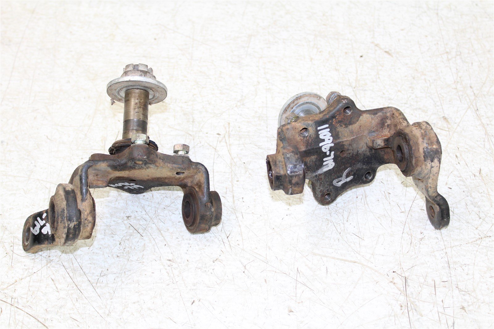 1986 Honda Fourtrax 250 2x4 Front Spindles Knuckle Set Left Right