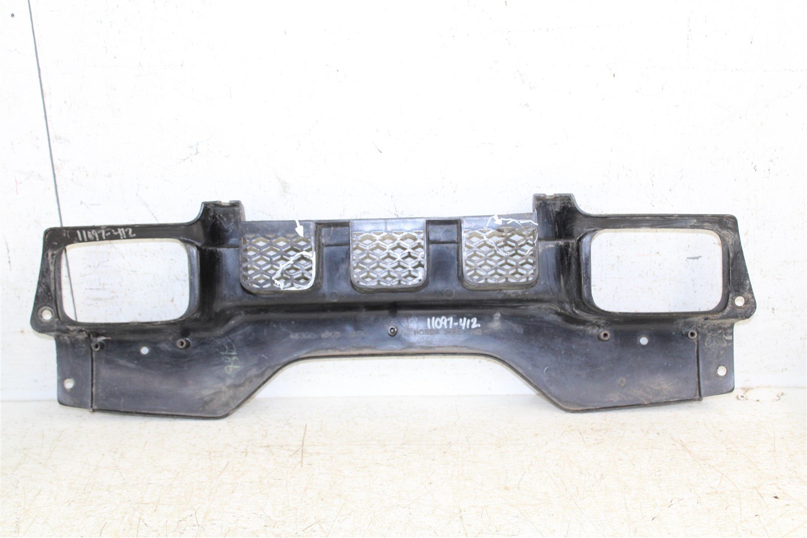 2000 Honda Foreman 450 ES Front Bumper Grille Radiator Guard Plastic