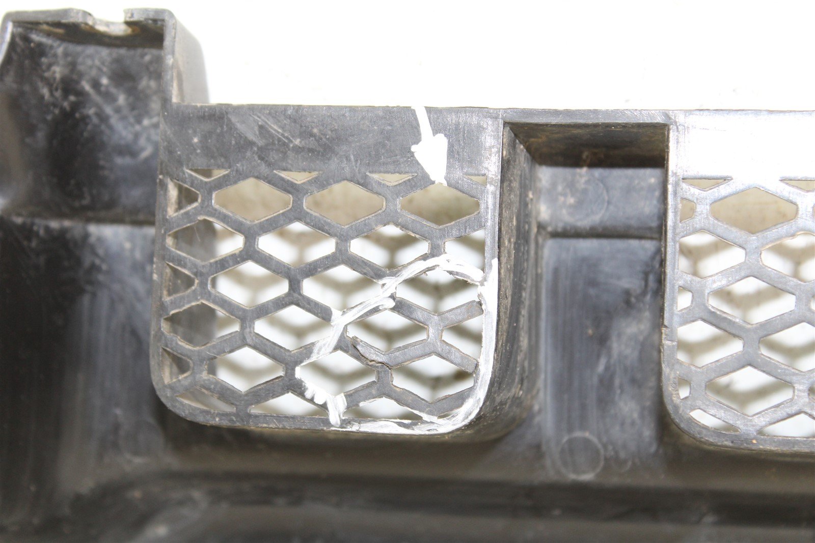 2000 Honda Foreman 450 ES Front Bumper Grille Radiator Guard Plastic