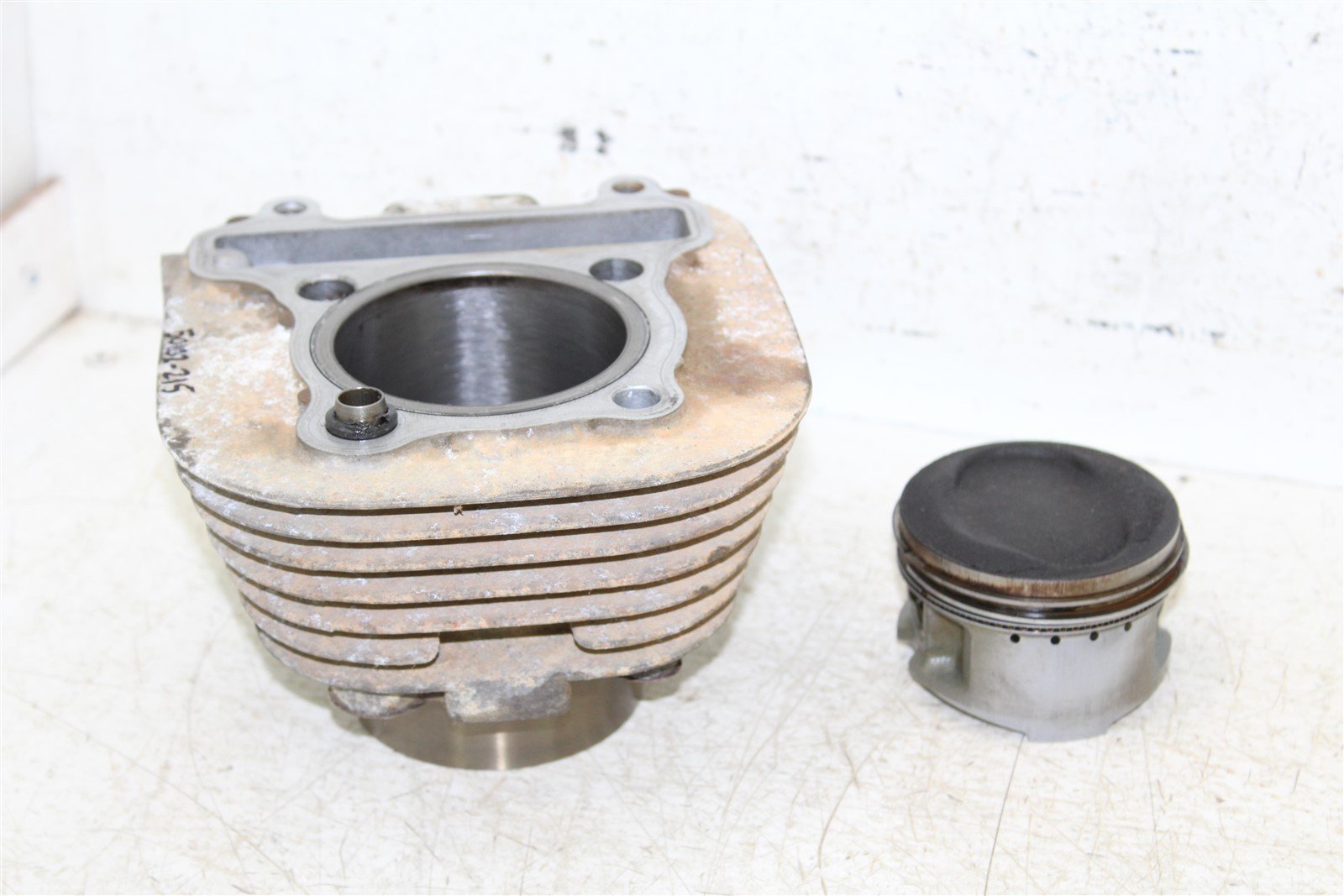 1994 Yamaha Timberwolf 250 Engine Cylinder Jug w/ Piston
