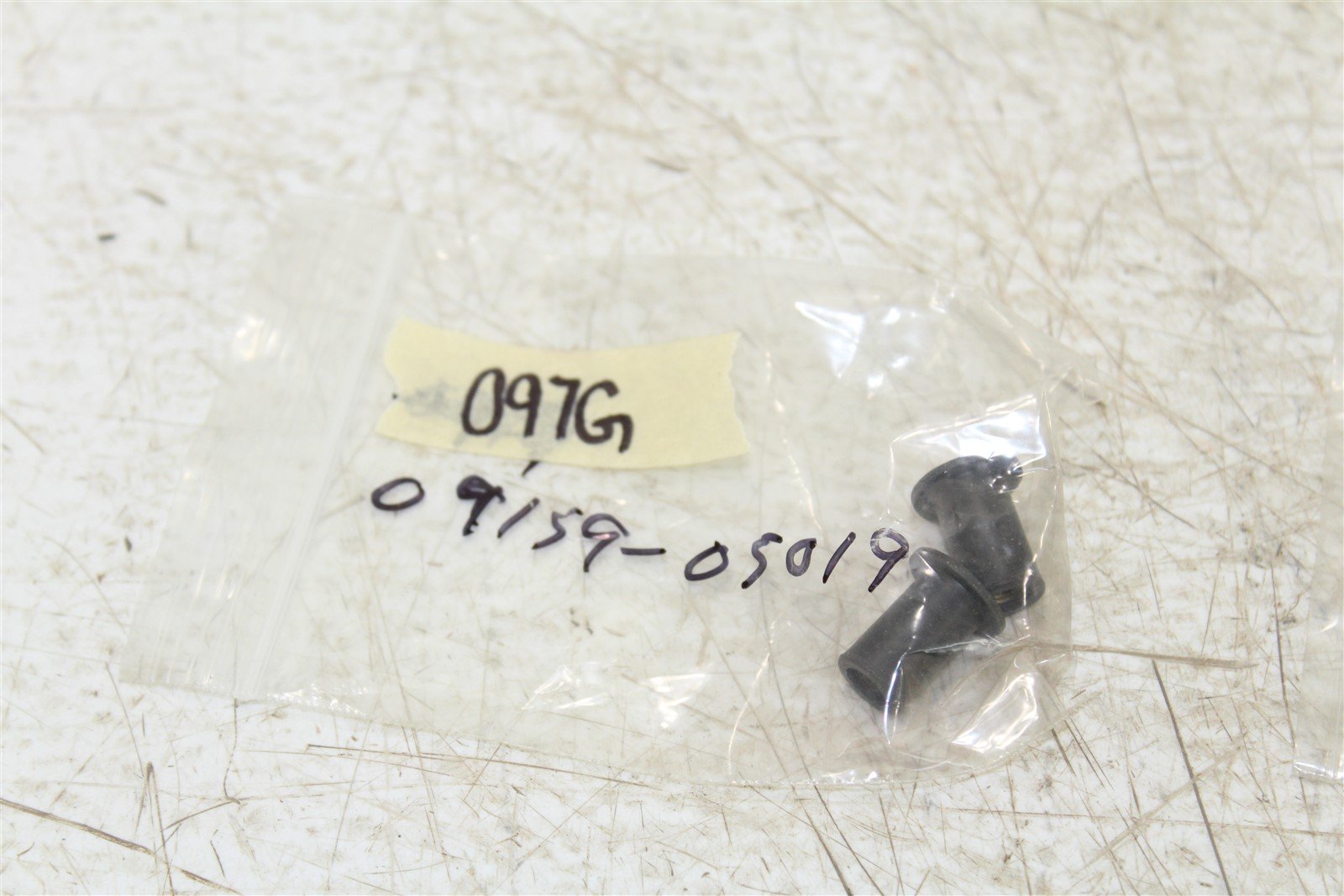 NOS Suzuki Threaded Insert Cowling Grommet Nut NEW OEM 09159-05019 QTY:2