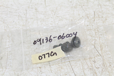 NEW GENIUNE SUZUKI FRONT FENDER SCREW 09136-06004 QTY:3