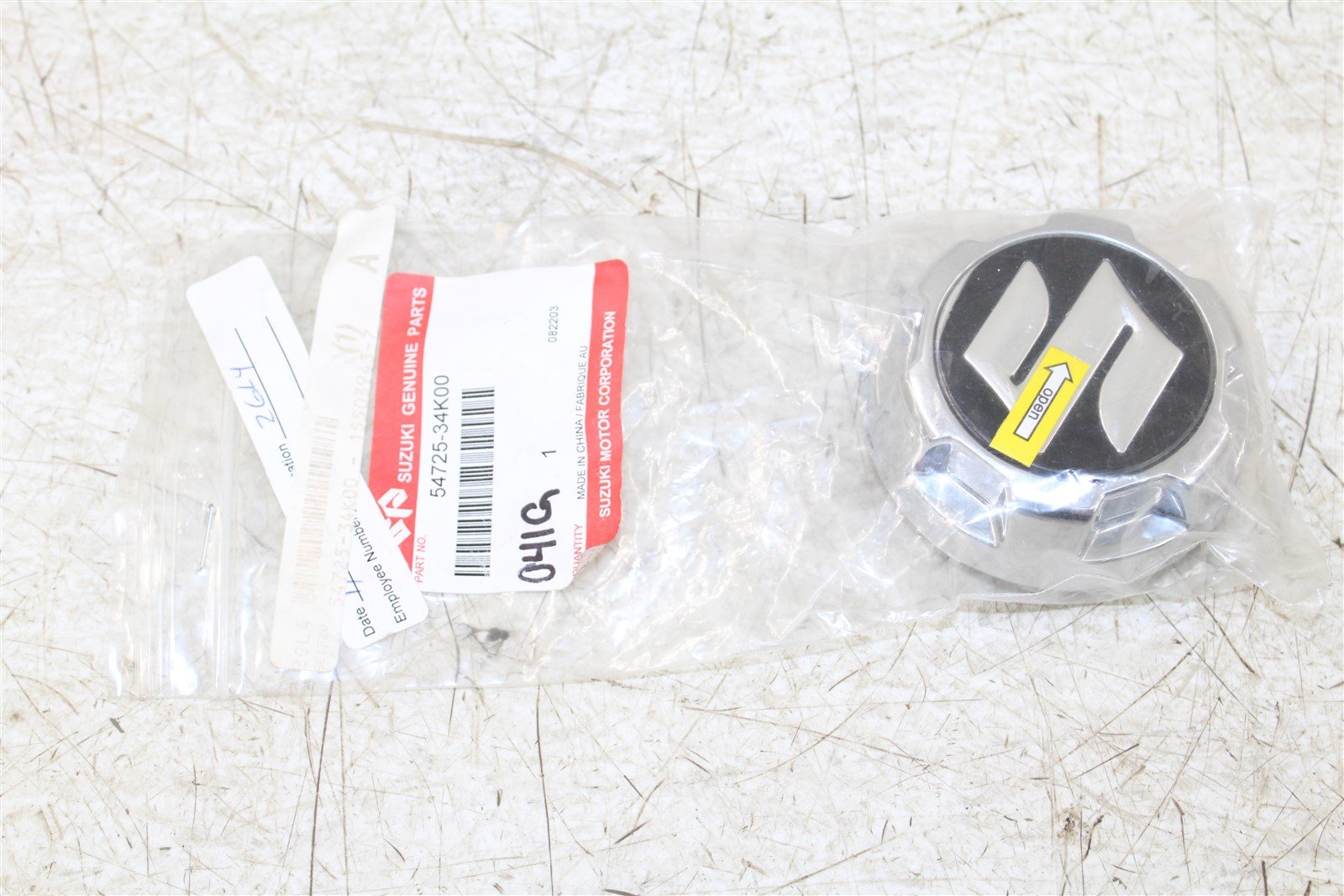 NOS Suzuki Wheel Cap Center 54725-34K00