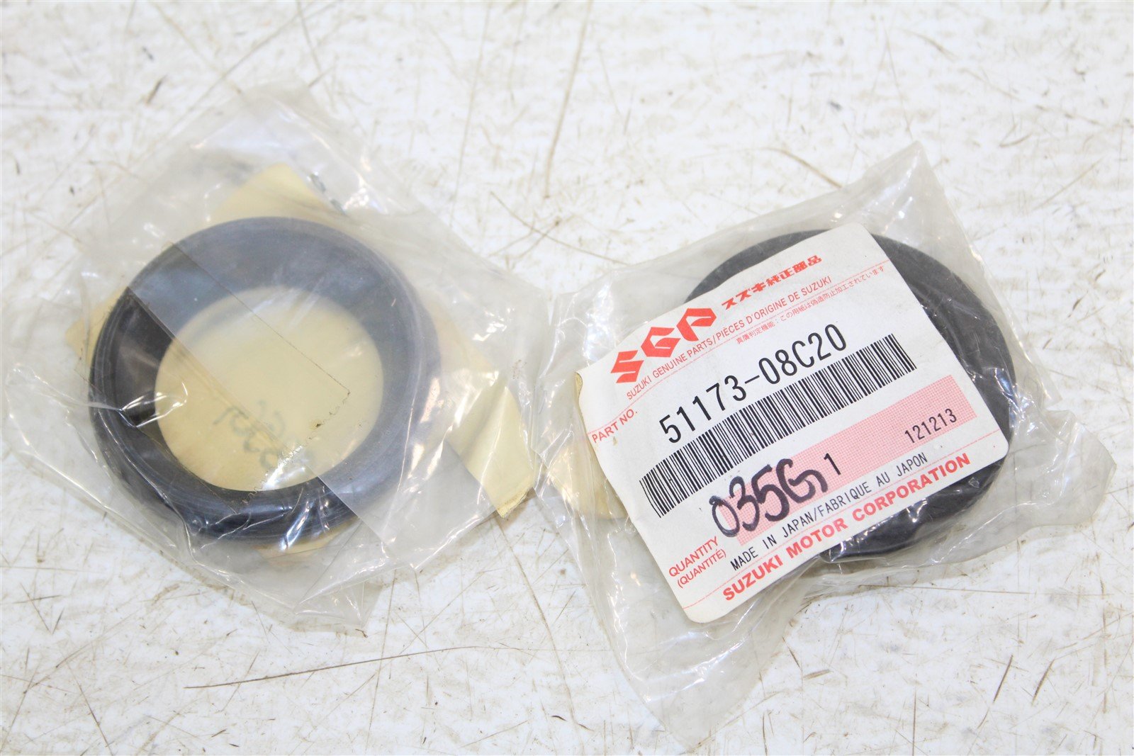 NOS Suzuki OEM Dust Seal 1997-2000 GS500E 51173-08C20