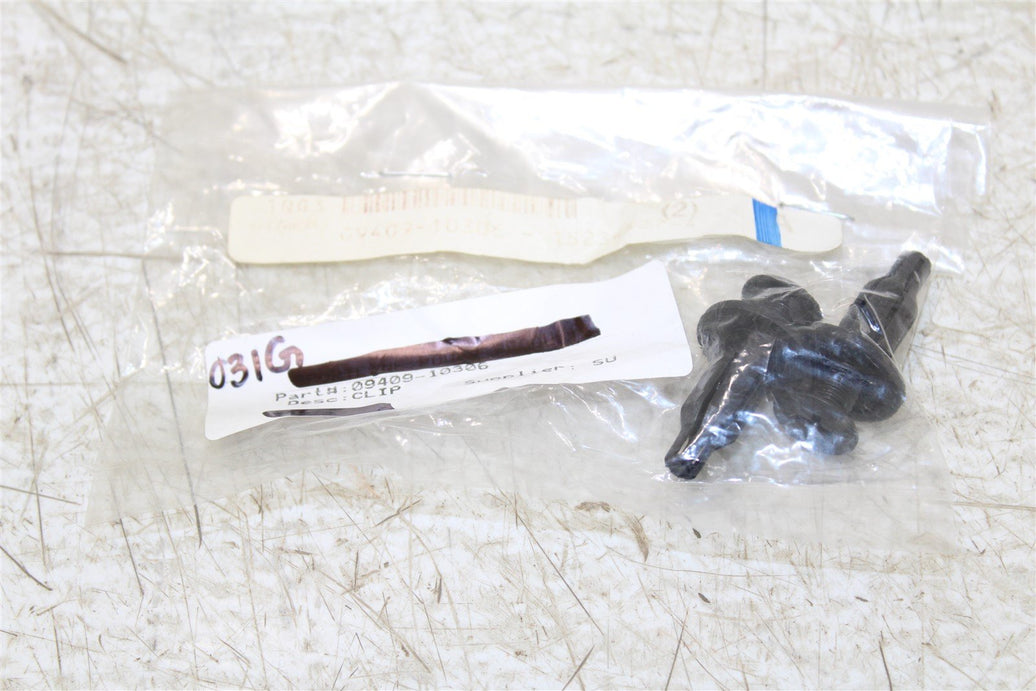 NOS Suzuki Clips 1997-2000 GSF1200 1996-1999 GSF600 NEW OEM 09409-10306 QTY 2