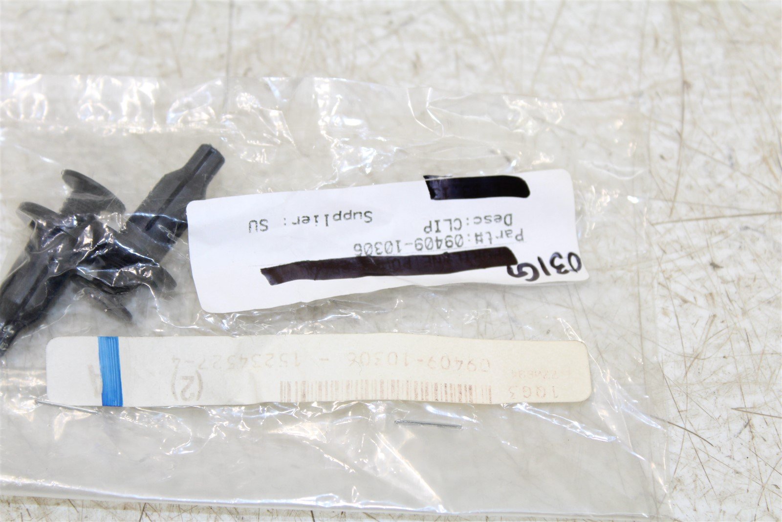NOS Suzuki Clips 1997-2000 GSF1200 1996-1999 GSF600 NEW OEM 09409-10306 QTY 2