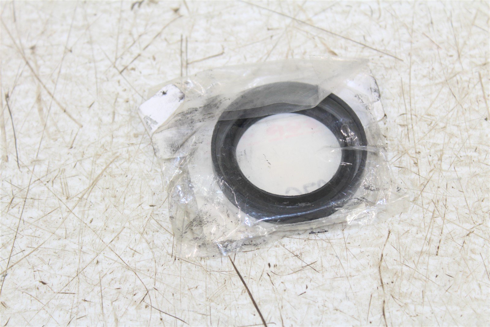 NOS Genuine Suzuki Rear Wheel Seal 09284-37002 OEM NEW