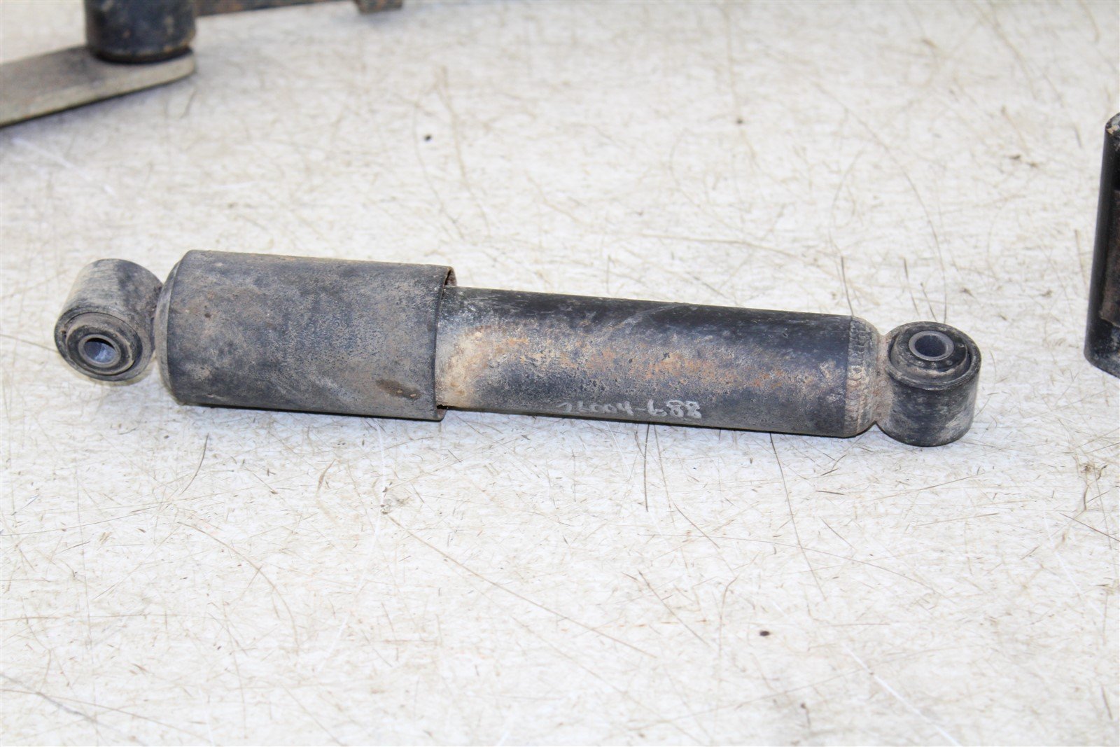 2002 Kawasaki Mule 3010 4x4 Rear Left Leaf Spring Shock Absorber Bump Stop