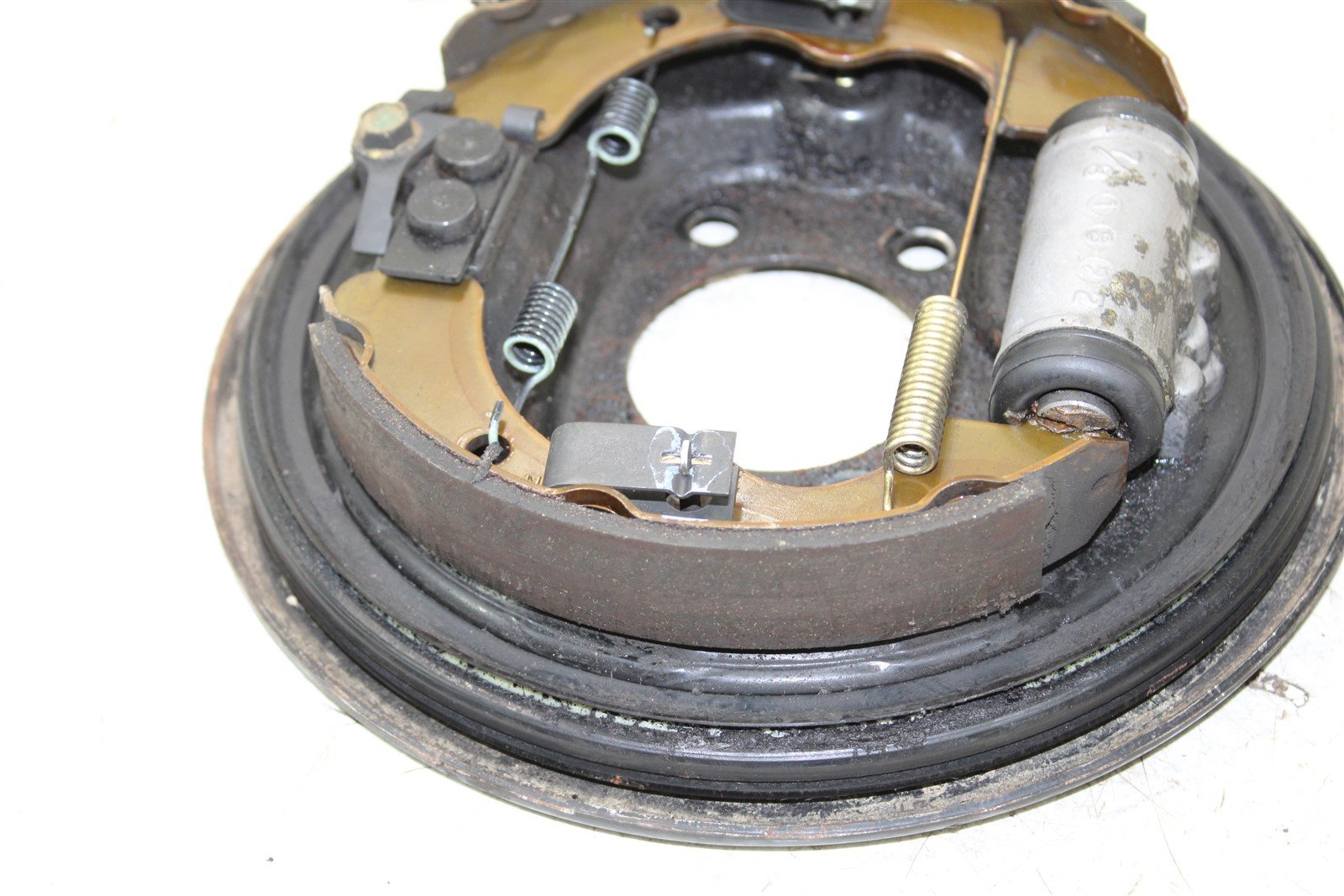 2002 Kawasaki Mule 3010 4x4 Front Right Brake Drum Backing Plate Panel Hub