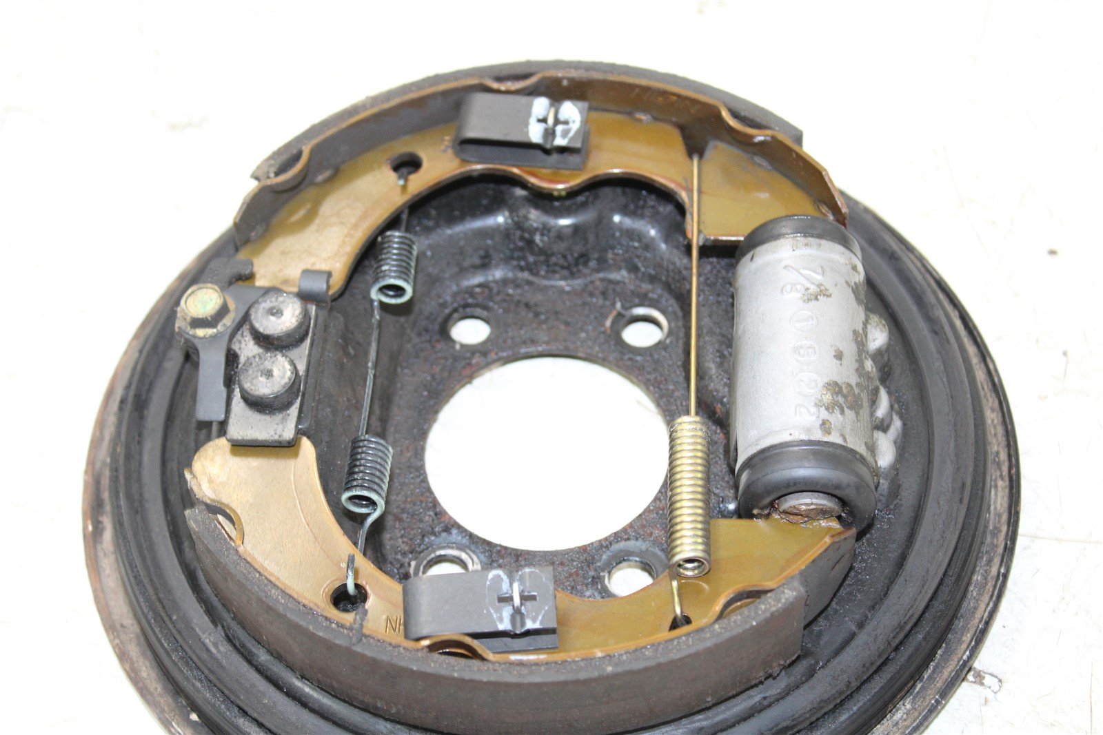 2002 Kawasaki Mule 3010 4x4 Front Right Brake Drum Backing Plate Panel Hub