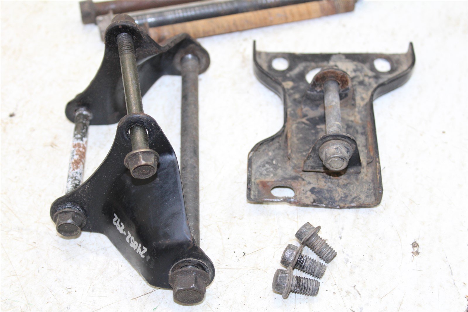 1998 Kawasaki Bayou 300 4x4 Engine Mounts Motor Brackets