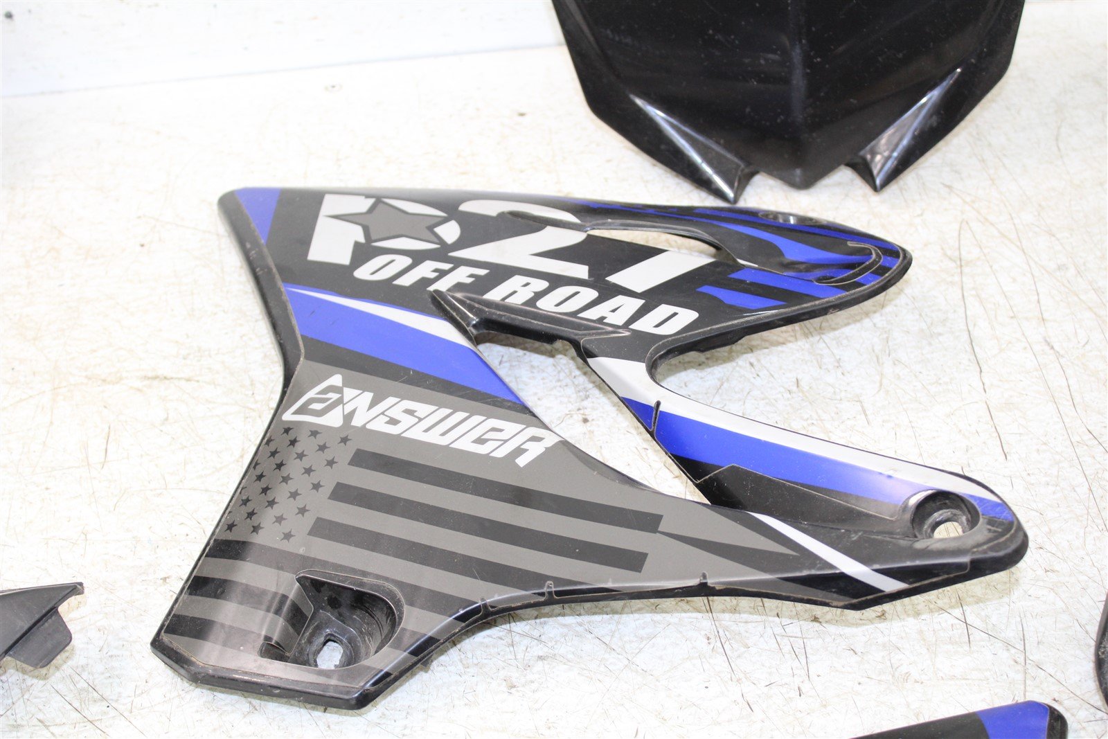 2002 Yamaha YZ 125 Plastic Restyle Set Fender Shrouds Airbox Number Plate Guards