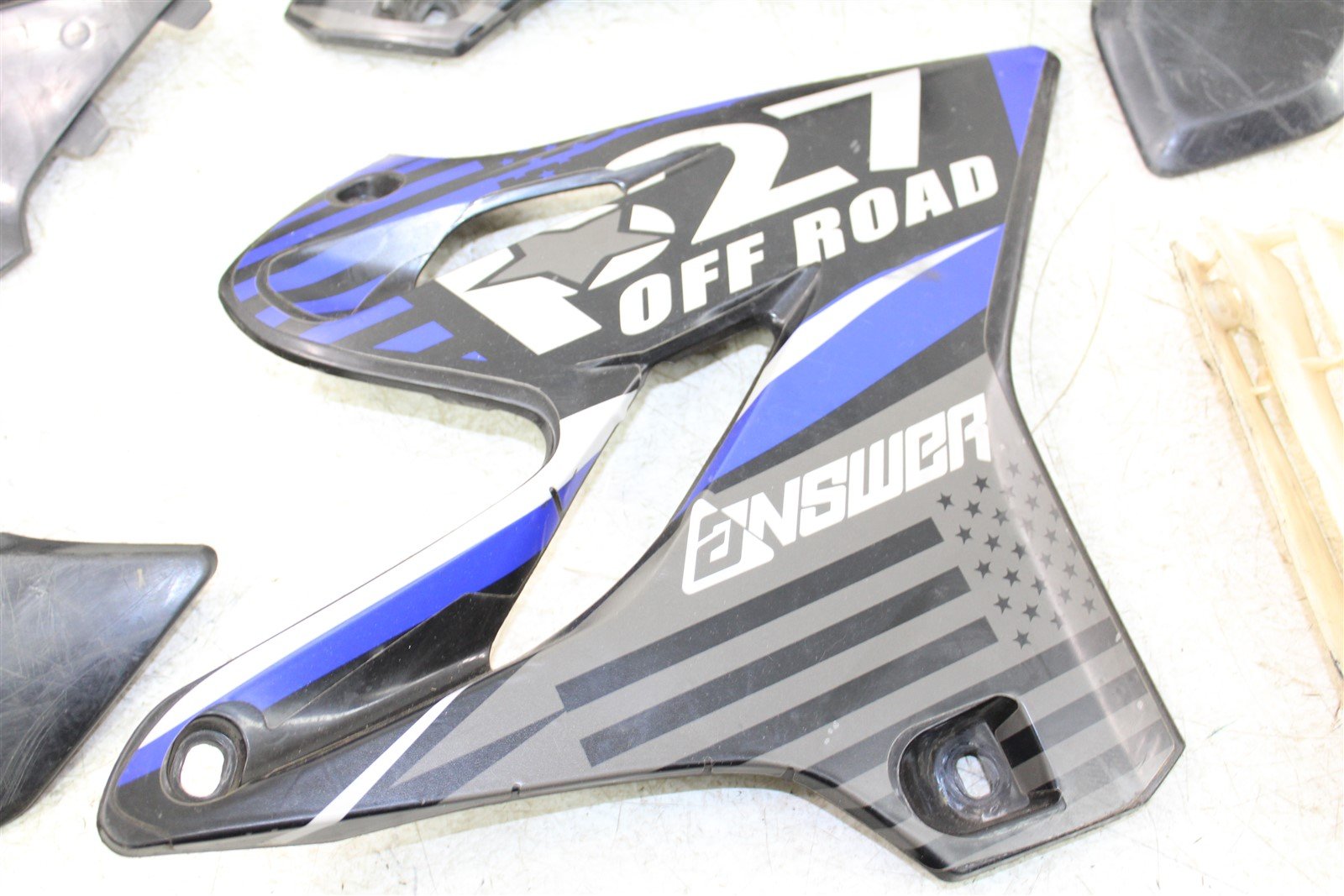 2002 Yamaha YZ 125 Plastic Restyle Set Fender Shrouds Airbox Number Plate Guards