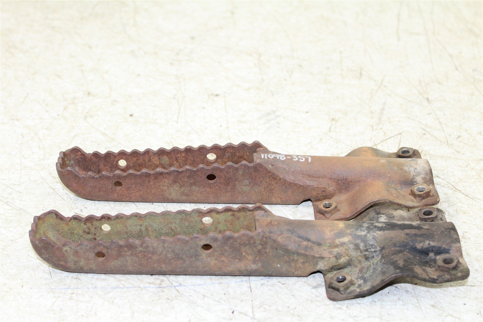 1986 Honda Fourtrax 200 SX Foot Pegs Rests Set Left Right