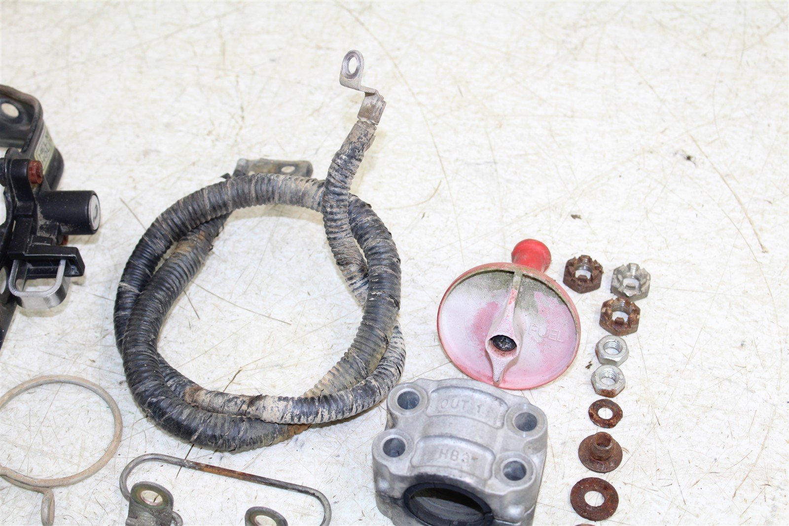 1986 Honda Fourtrax 200 SX Chassis Bolt Kit Hardware Fuel Tank Bracket Mount