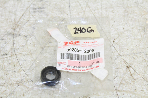 NOS Genuine Suzuki Oil Seal T500 Titan OEM NEW 09285-12006