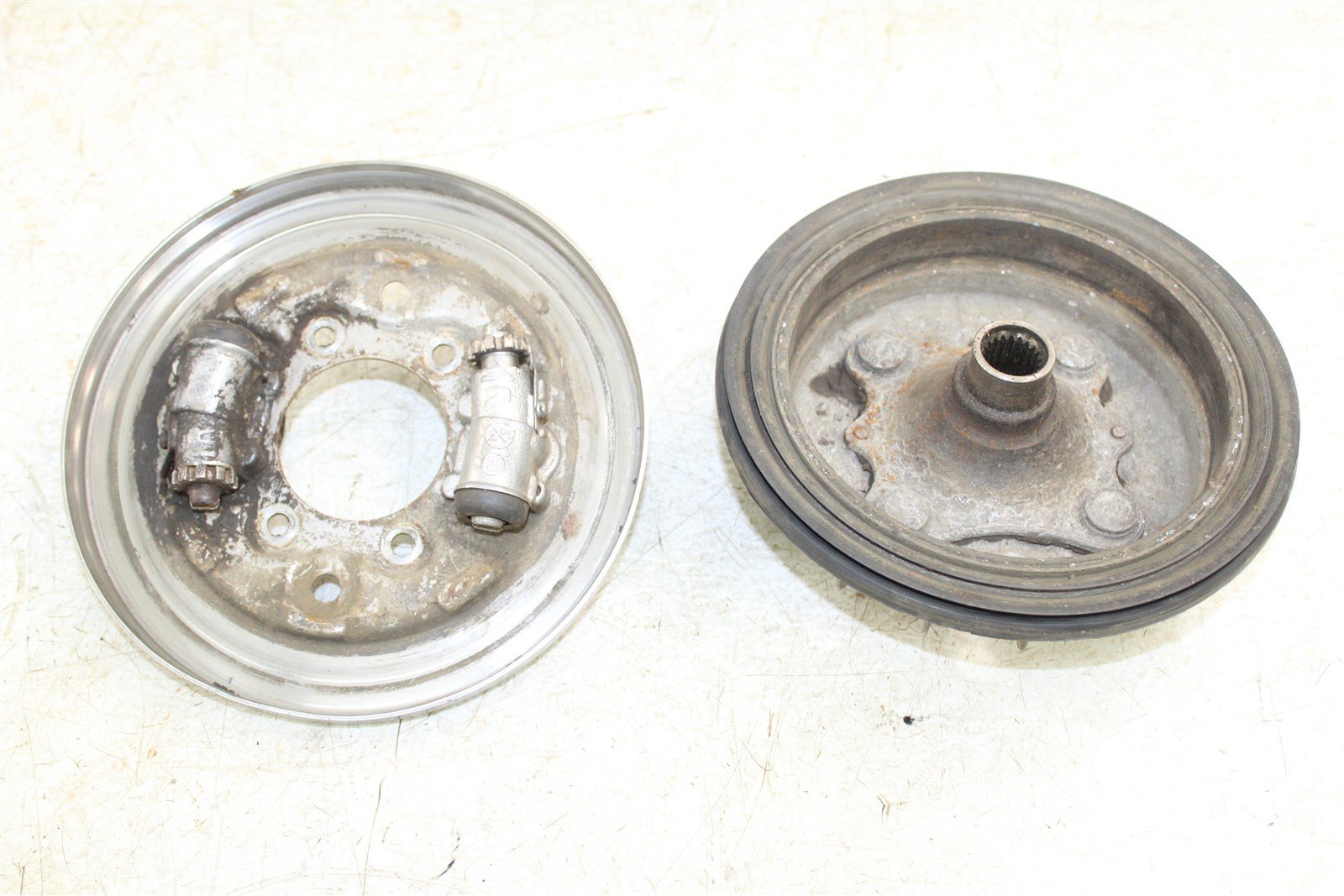 2004 Honda Rancher 350 FM 4x4 Front Right Brake Drum Backing Plate Panel Hub