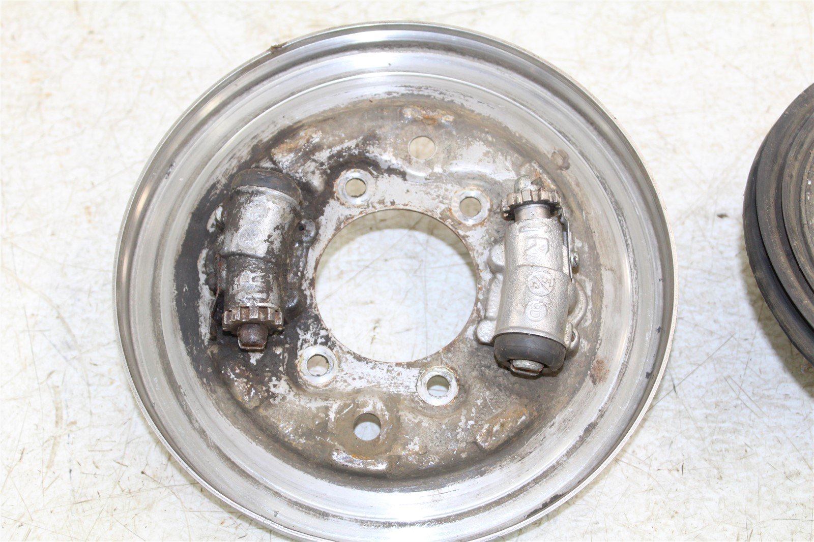 2004 Honda Rancher 350 FM 4x4 Front Right Brake Drum Backing Plate Panel Hub