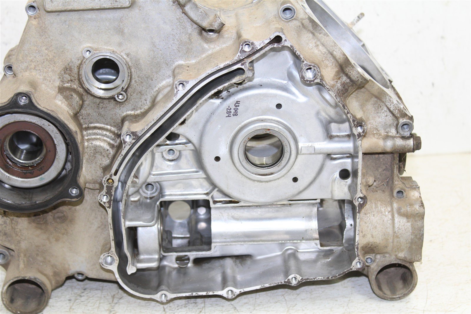 2005 Suzuki King Quad 700 4x4 Engine Cases Crankcase Left Right