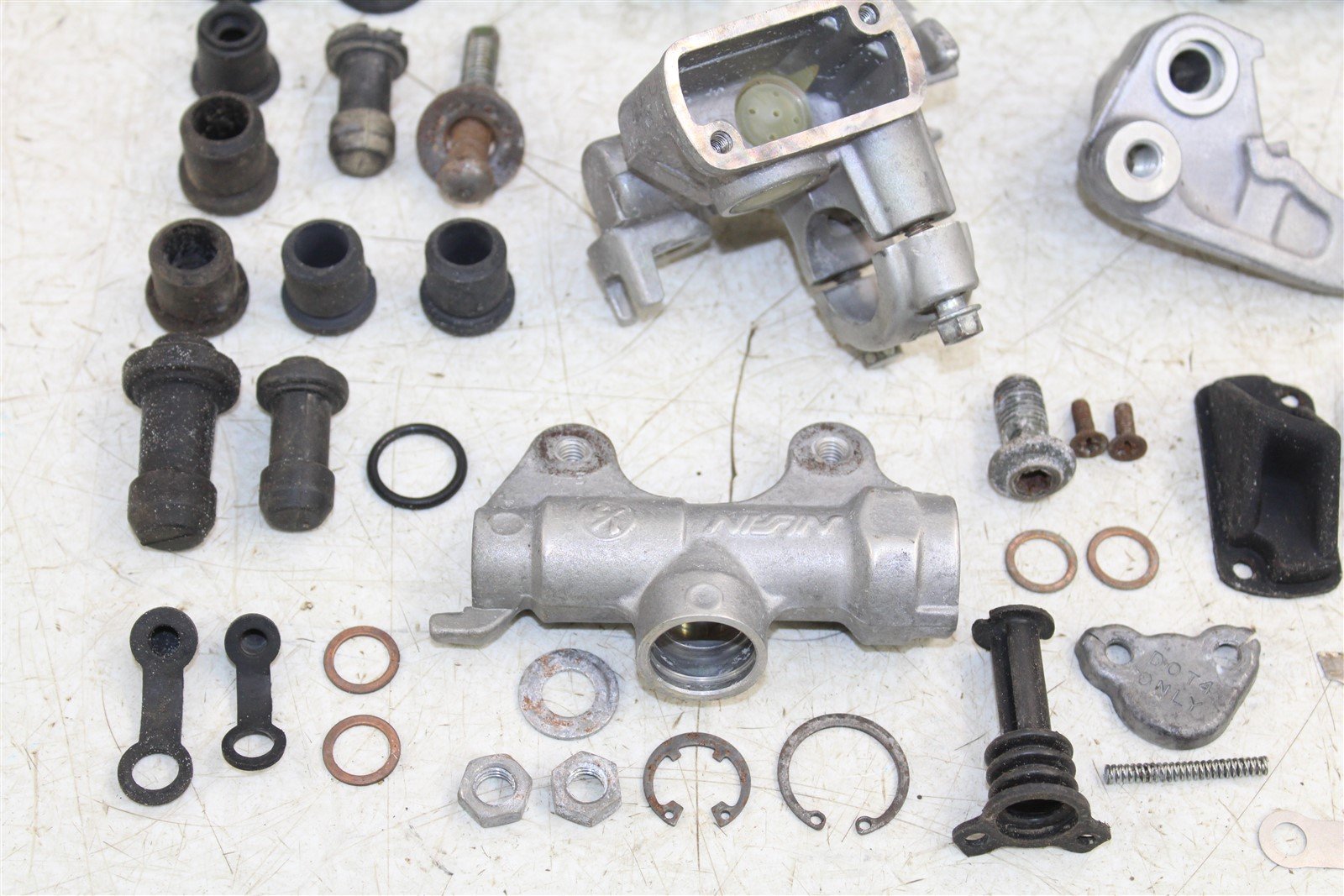2001 Yamaha WR 250F Brake Parts Kit Front Rear Caliper Master Cylinder Cap