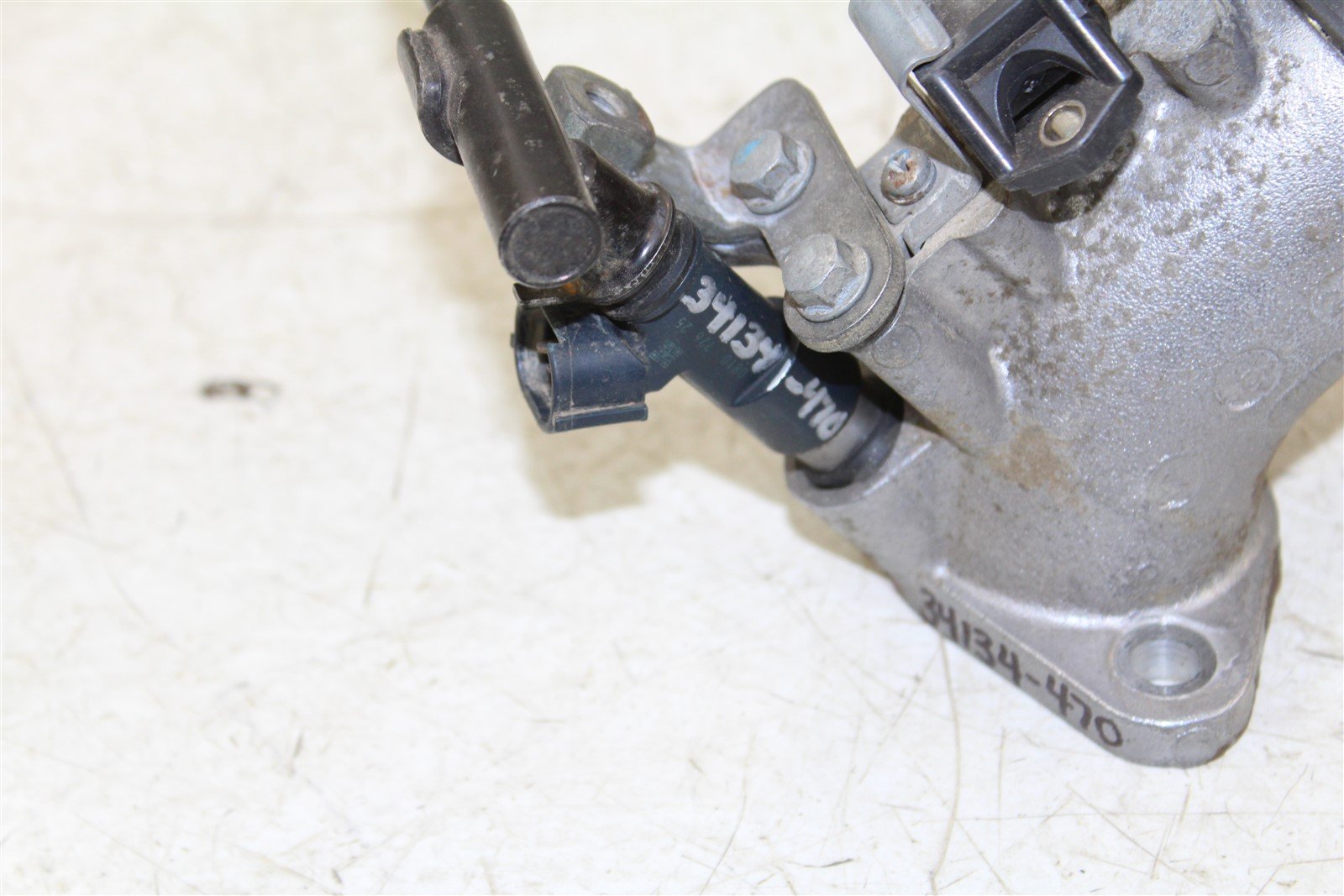 2008 Polaris Sportsman 500 EFI HO Intake Manifold Adapter Injector Fuel Rail