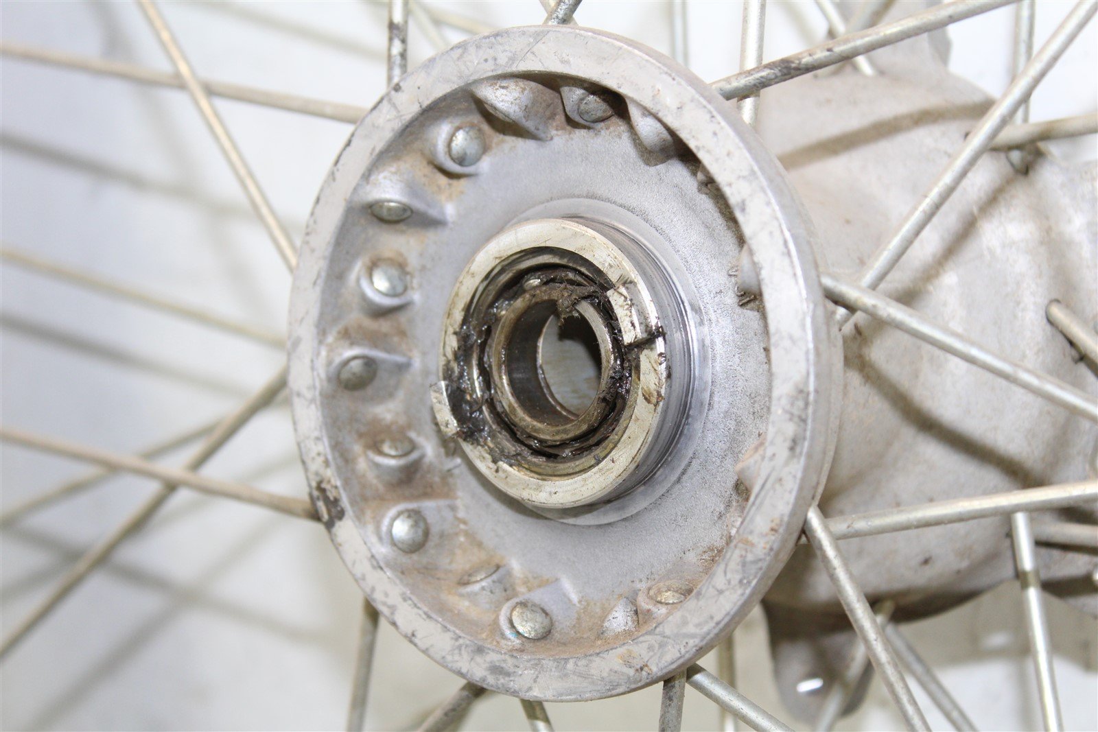 2006 Yamaha WR 250F Front Wheel Rim Hub