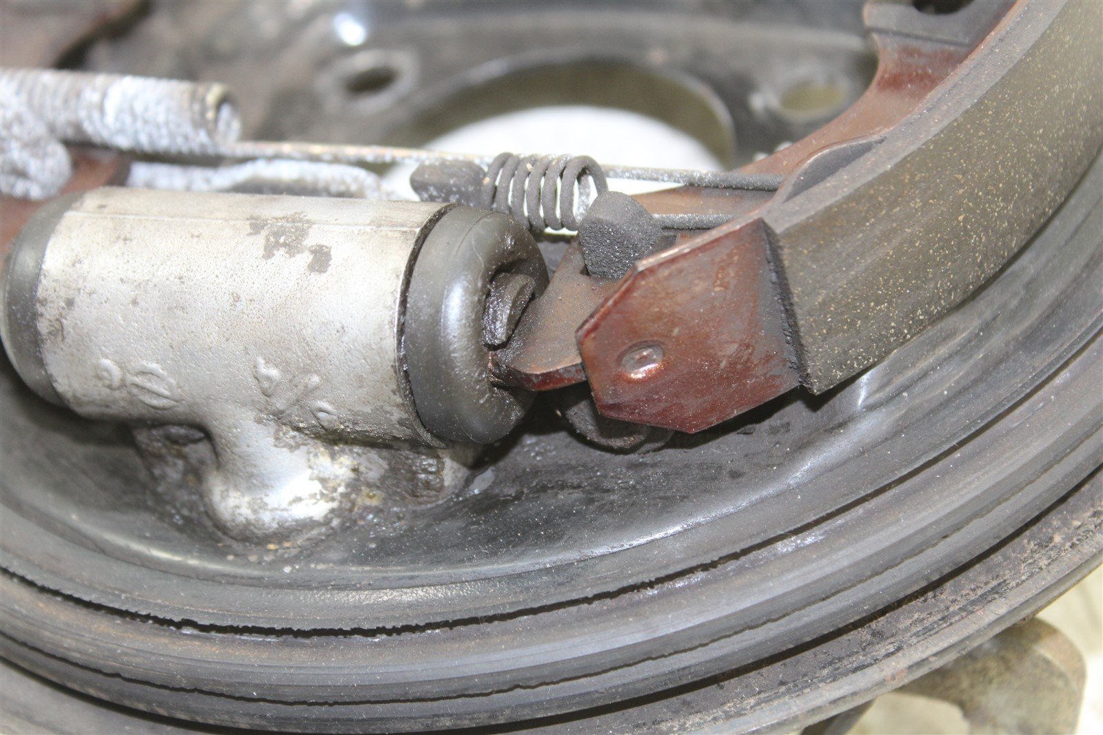 2002 Kawasaki Mule 2510 Diesel 4x4 Rear Right Brake Backing Plate Panel Hub
