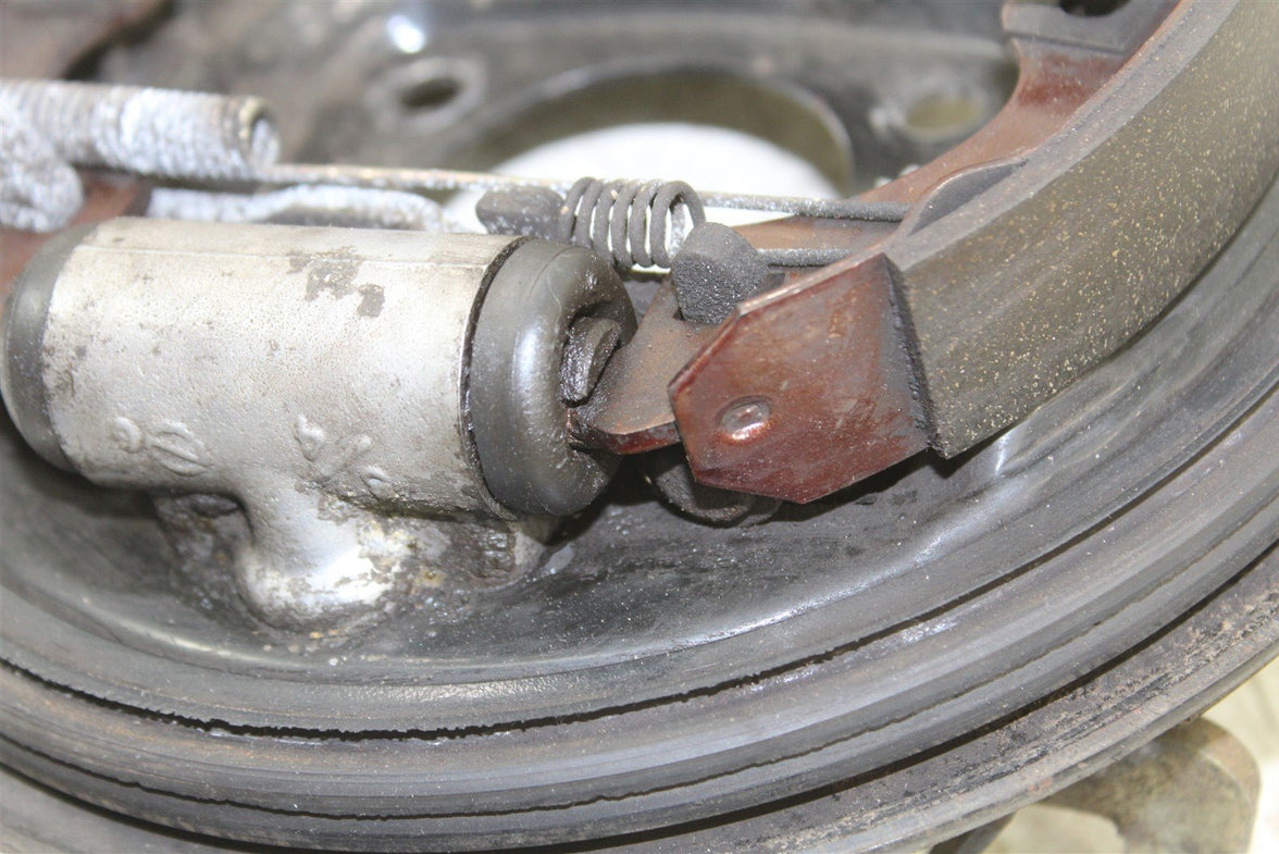 2002 Kawasaki Mule 2510 Diesel 4x4 Rear Right Brake Backing Plate Panel Hub