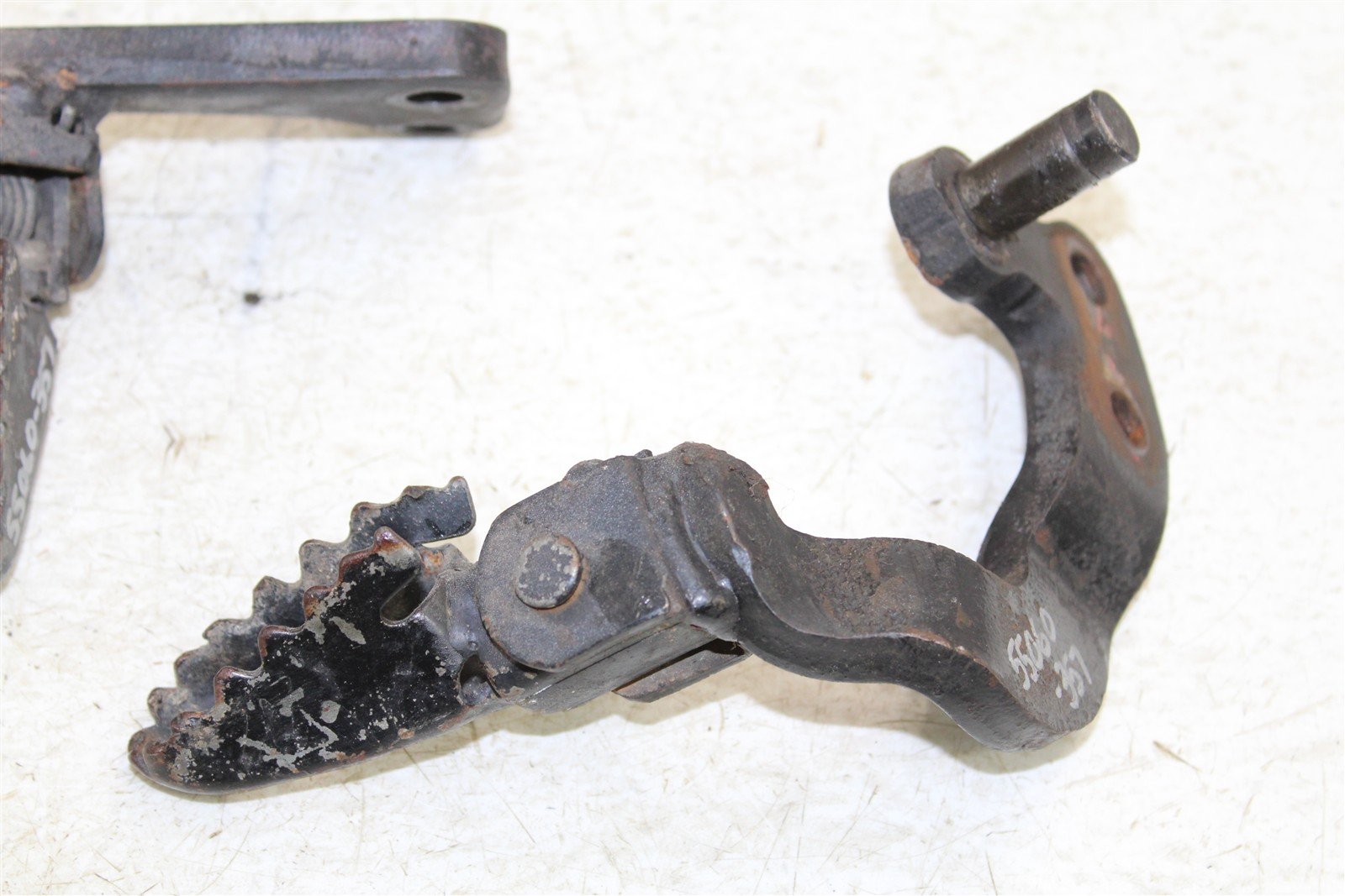 1989 Yamaha XT 600 Foot Pegs Rests Set Left Right