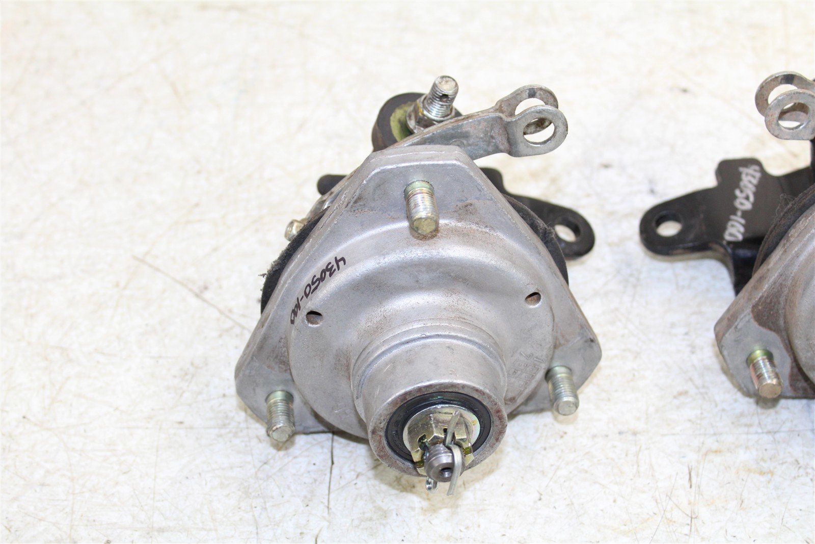 1988 Suzuki Quadsport LT 80 Front Brake Drums Hubs w/ Spindles Left Right