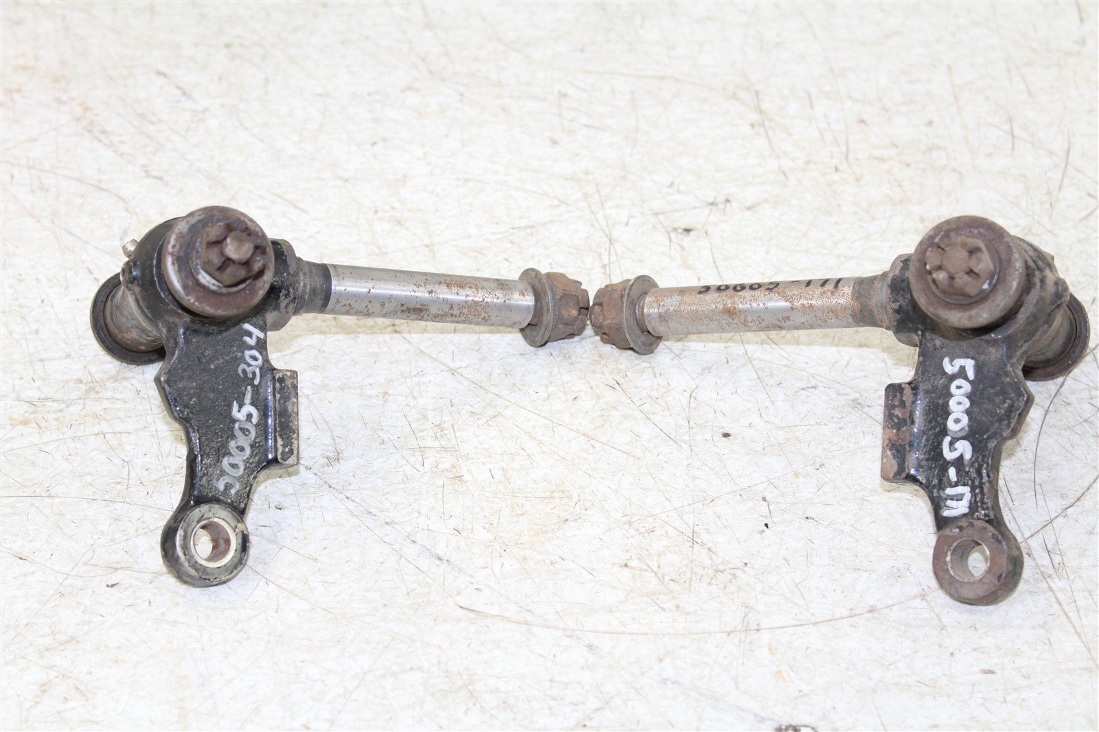 1986 Yamaha Moto 4 200 Front Knuckle Control Arm Mount Spindles Left Right