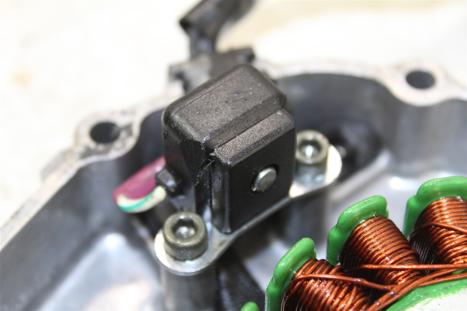 2005 Suzuki Ozark 250 Stator Magneto Generator Coil w/ Cover