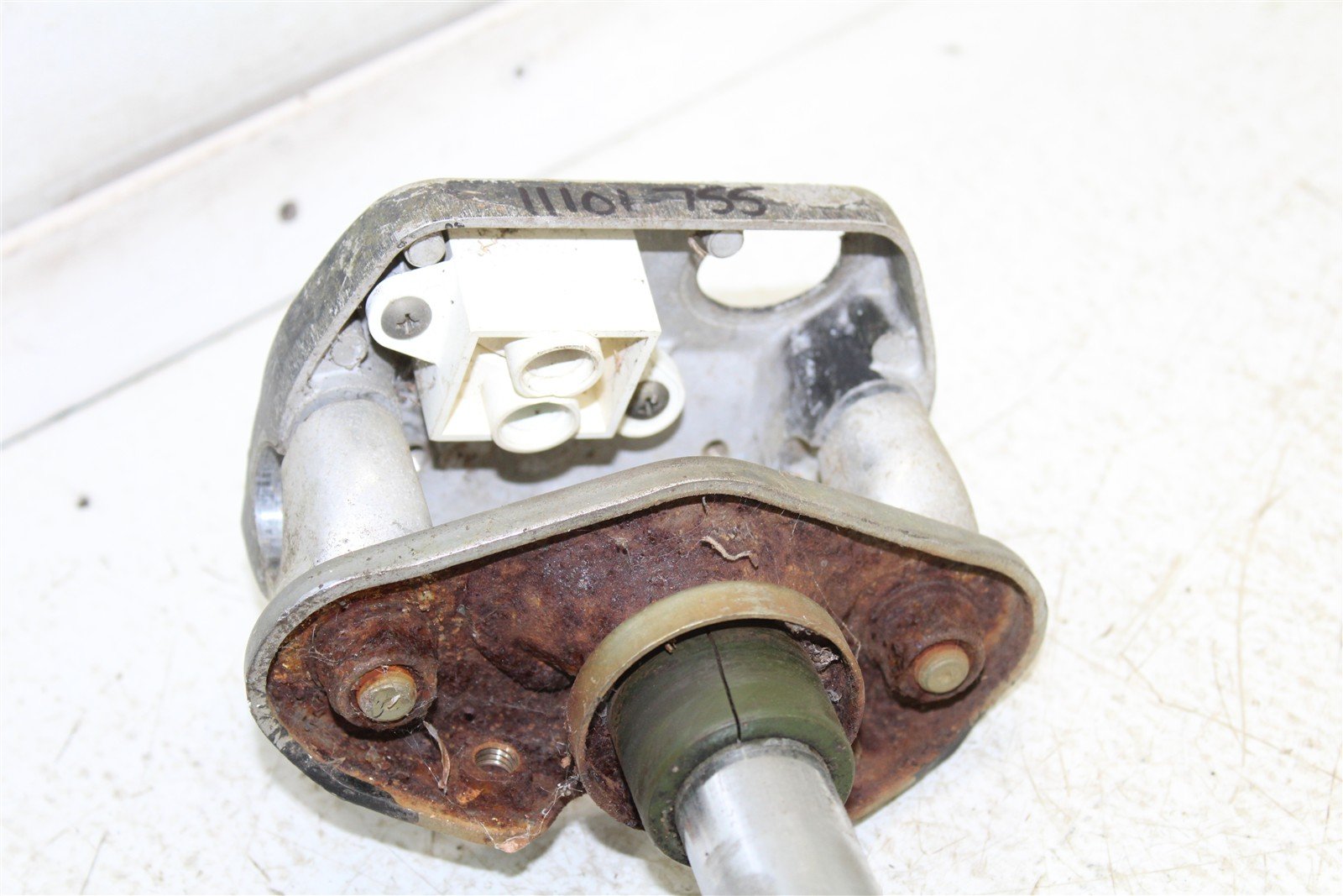 1985 Honda Fourtrax TRX 125 Steering Stem Shaft w/ Handle Bar Clamps