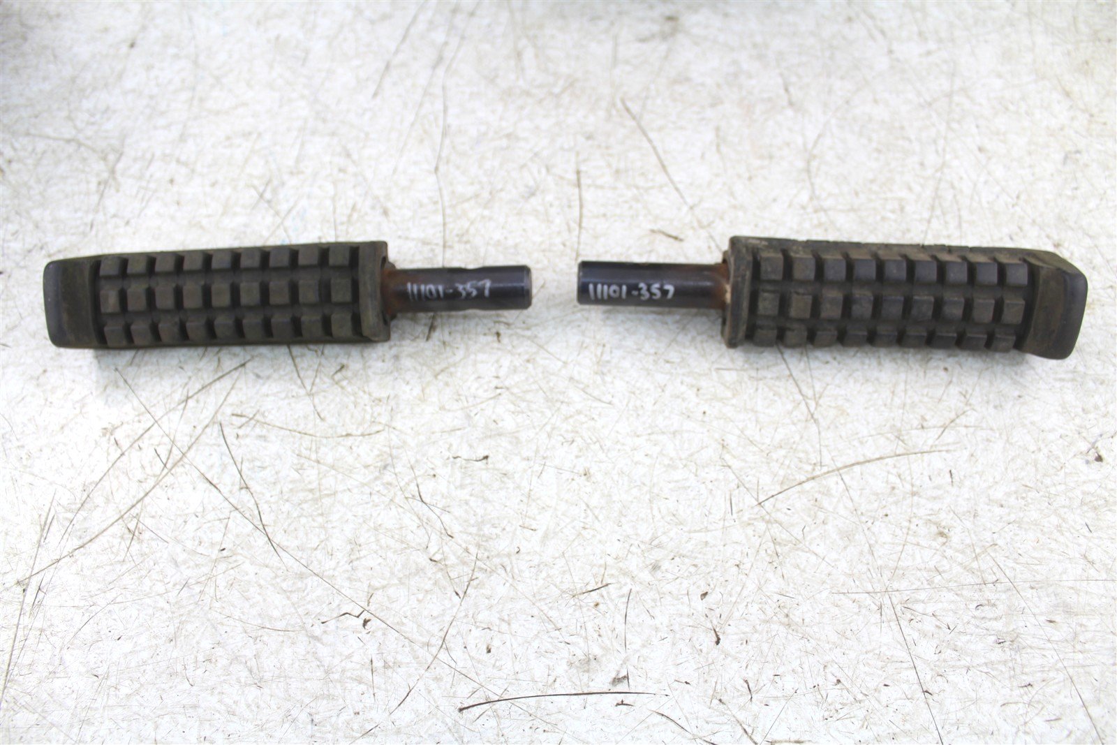 1985 Honda Fourtrax TRX 125 Foot Pegs Rests Set Left Right