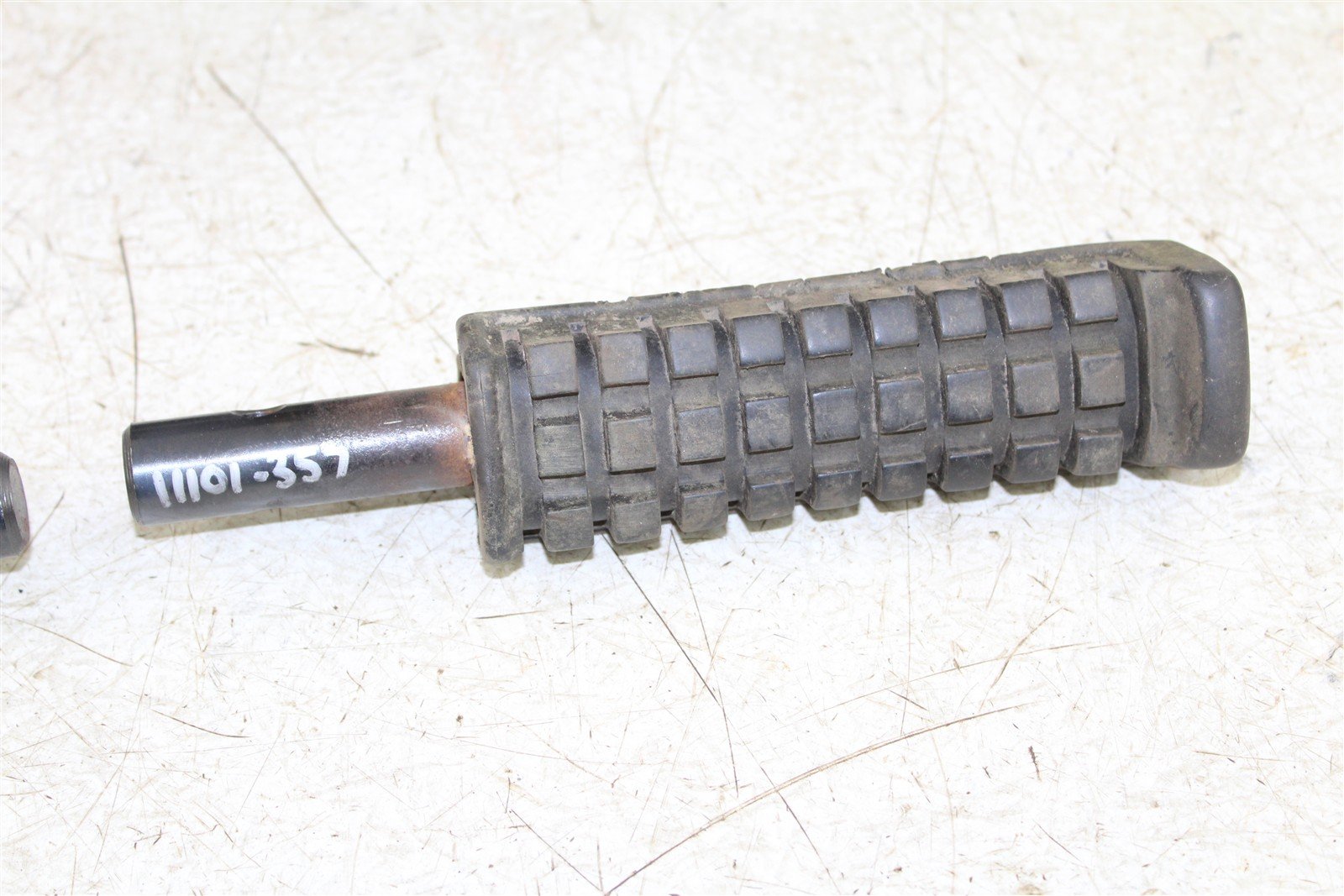 1985 Honda Fourtrax TRX 125 Foot Pegs Rests Set Left Right