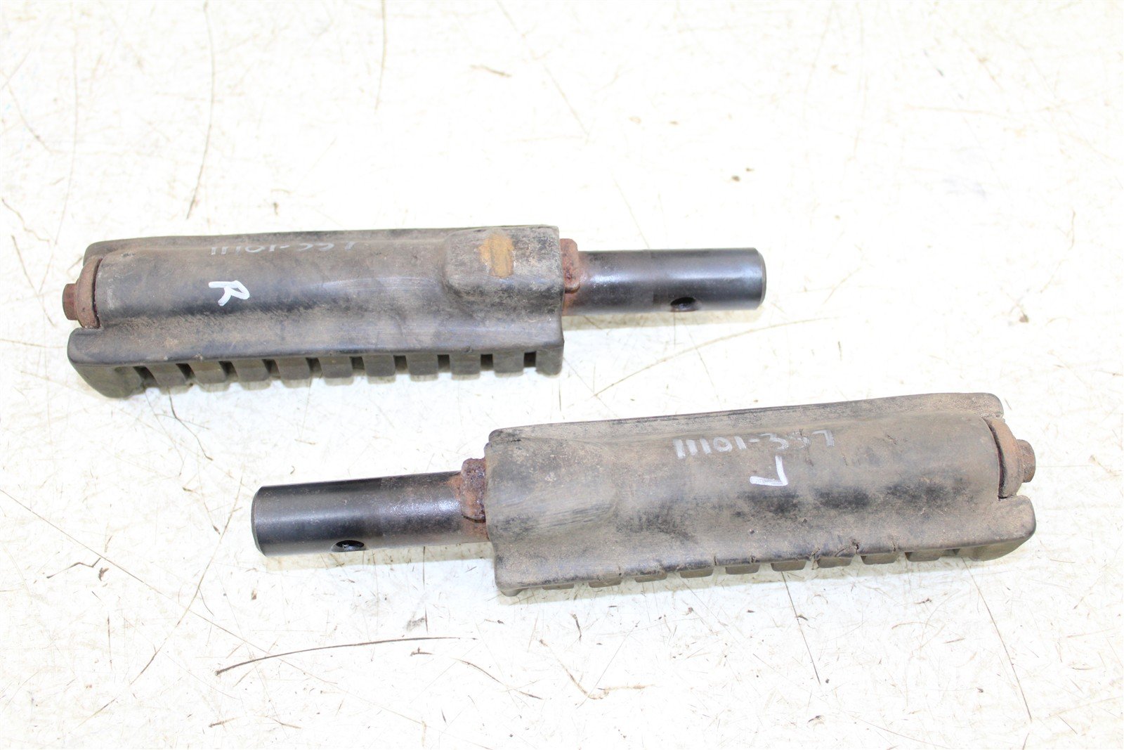 1985 Honda Fourtrax TRX 125 Foot Pegs Rests Set Left Right