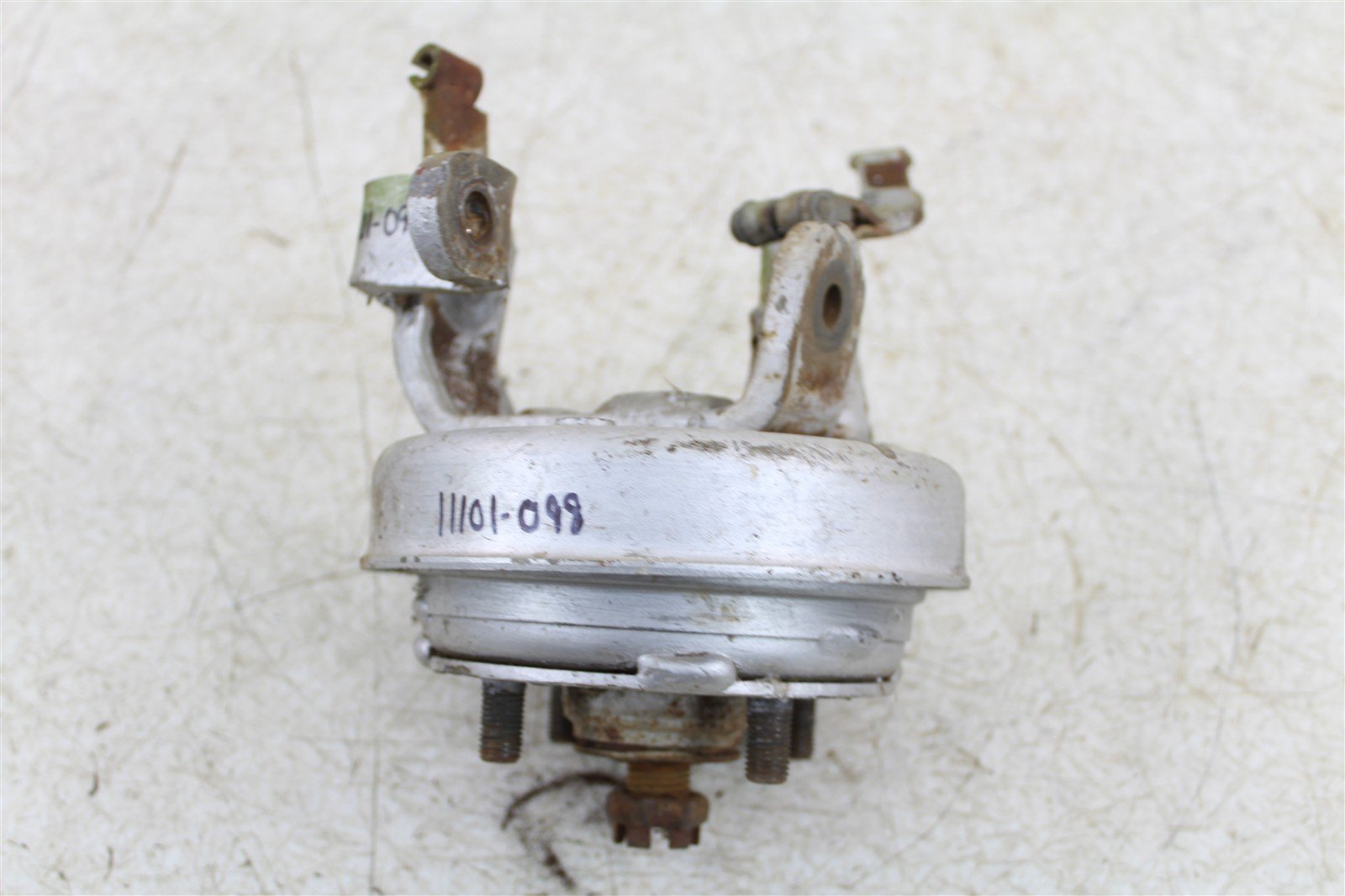 1985 Honda Fourtrax TRX 125 Front Left Brake Drum Backing Plate Panel Hub