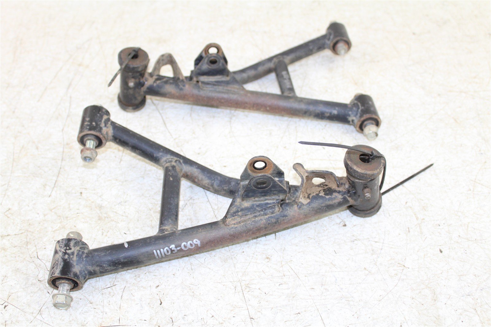 2005 Honda TRX 90 Front Lower Control A Arms Right Left 11103