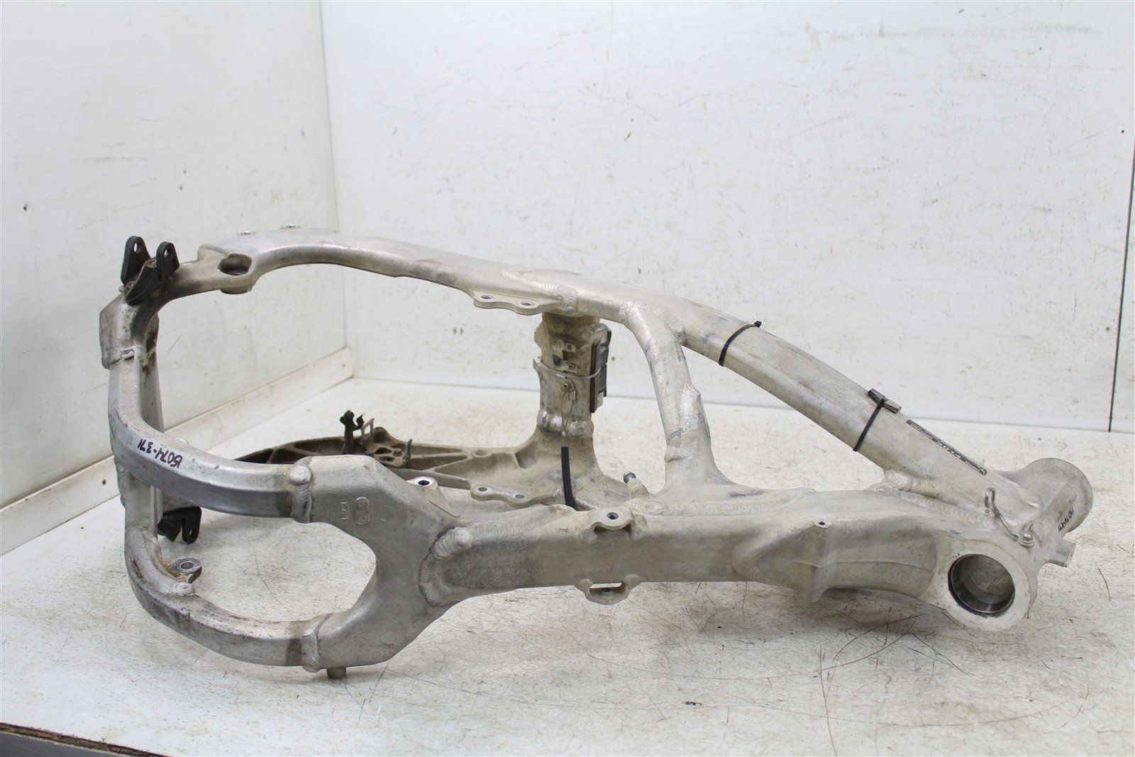 2014 Honda CRF 450R Main Frame Chassis BOS 15074