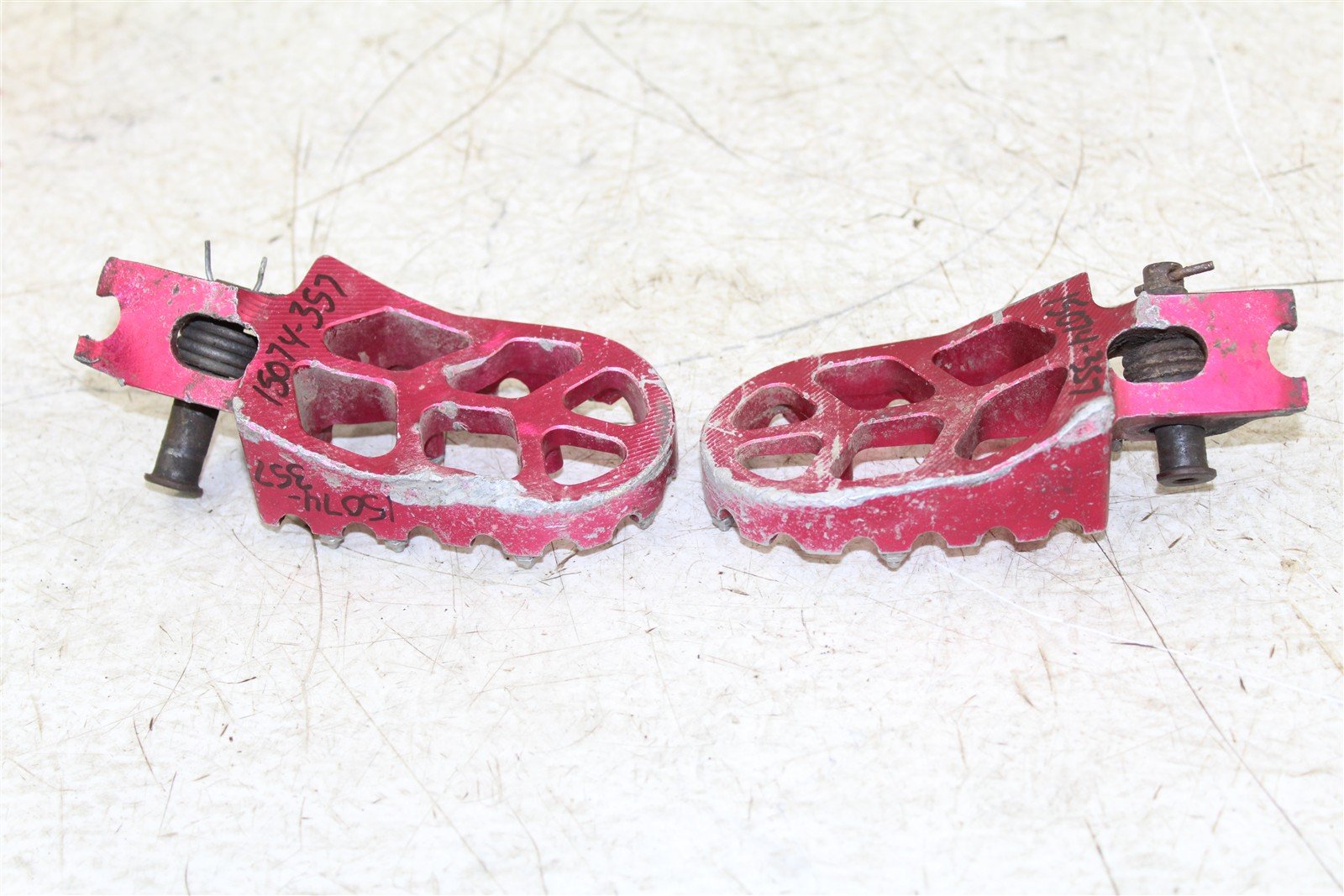 2014 Honda CRF 450R Foot Pegs Set Hardware Springs Rests Aftermarket 15074