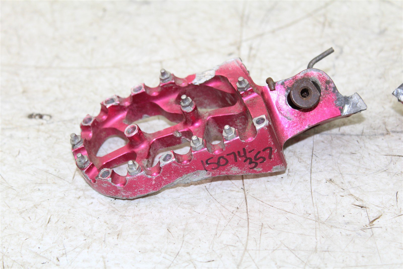 2014 Honda CRF 450R Foot Pegs Set Hardware Springs Rests Aftermarket 15074