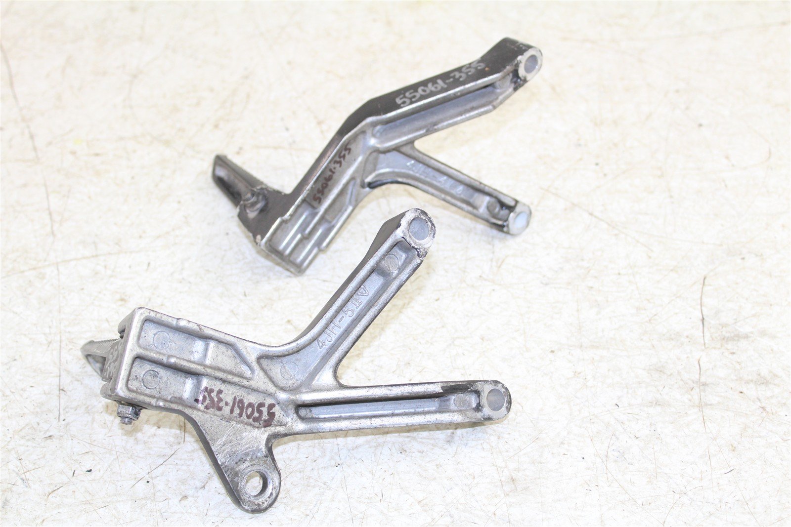 2001 Yamaha YZF 600R Passenger Foot Rest Pegs Set 55061
