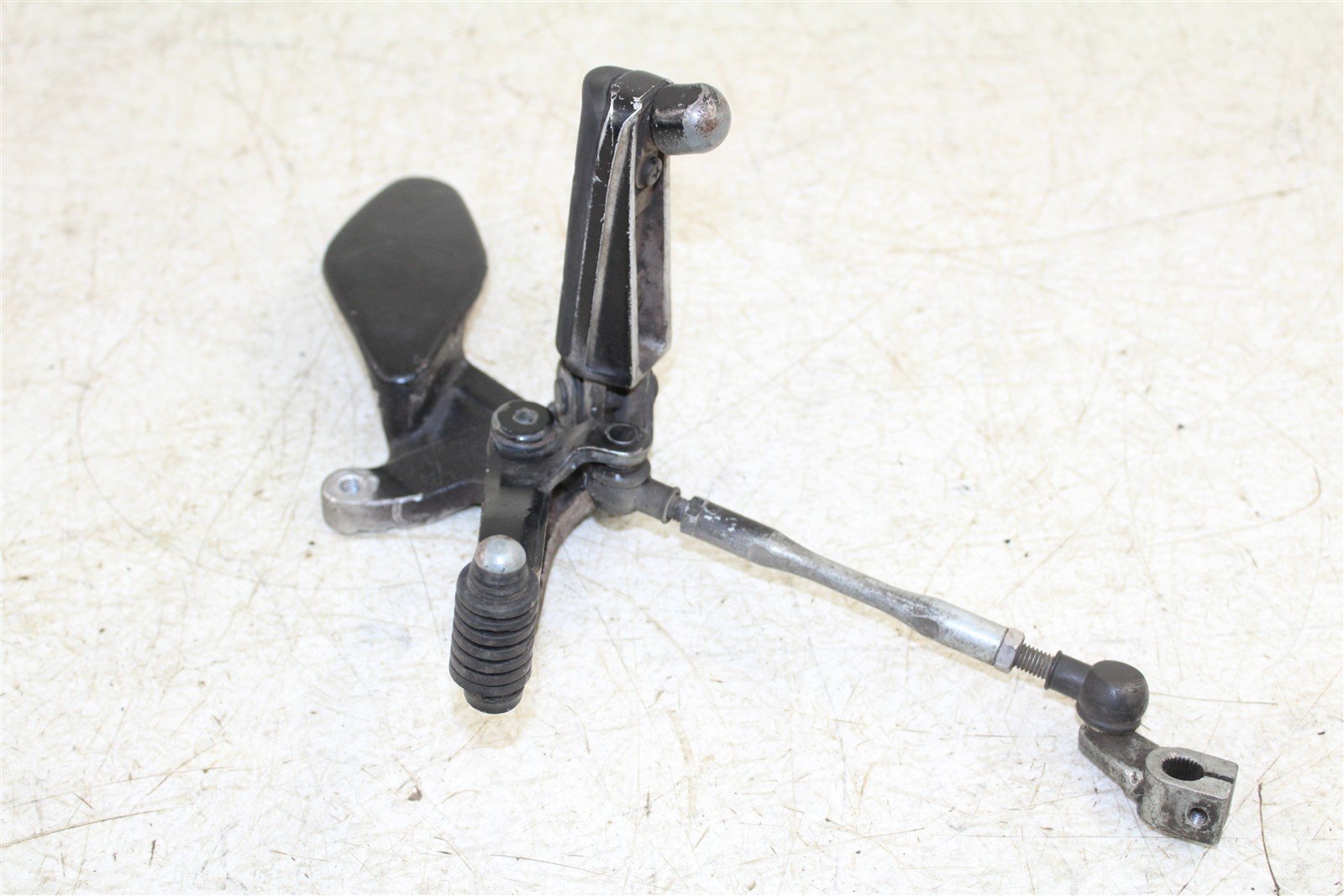 2001 Yamaha YZF 600R Left Foot Peg Mount Bracket Shift Lever 55061