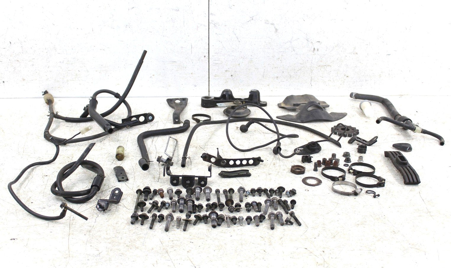 2001 Yamaha YZF 600R Chassis Bolt Kit Hardware Wire Hose Bracket Mount 55061