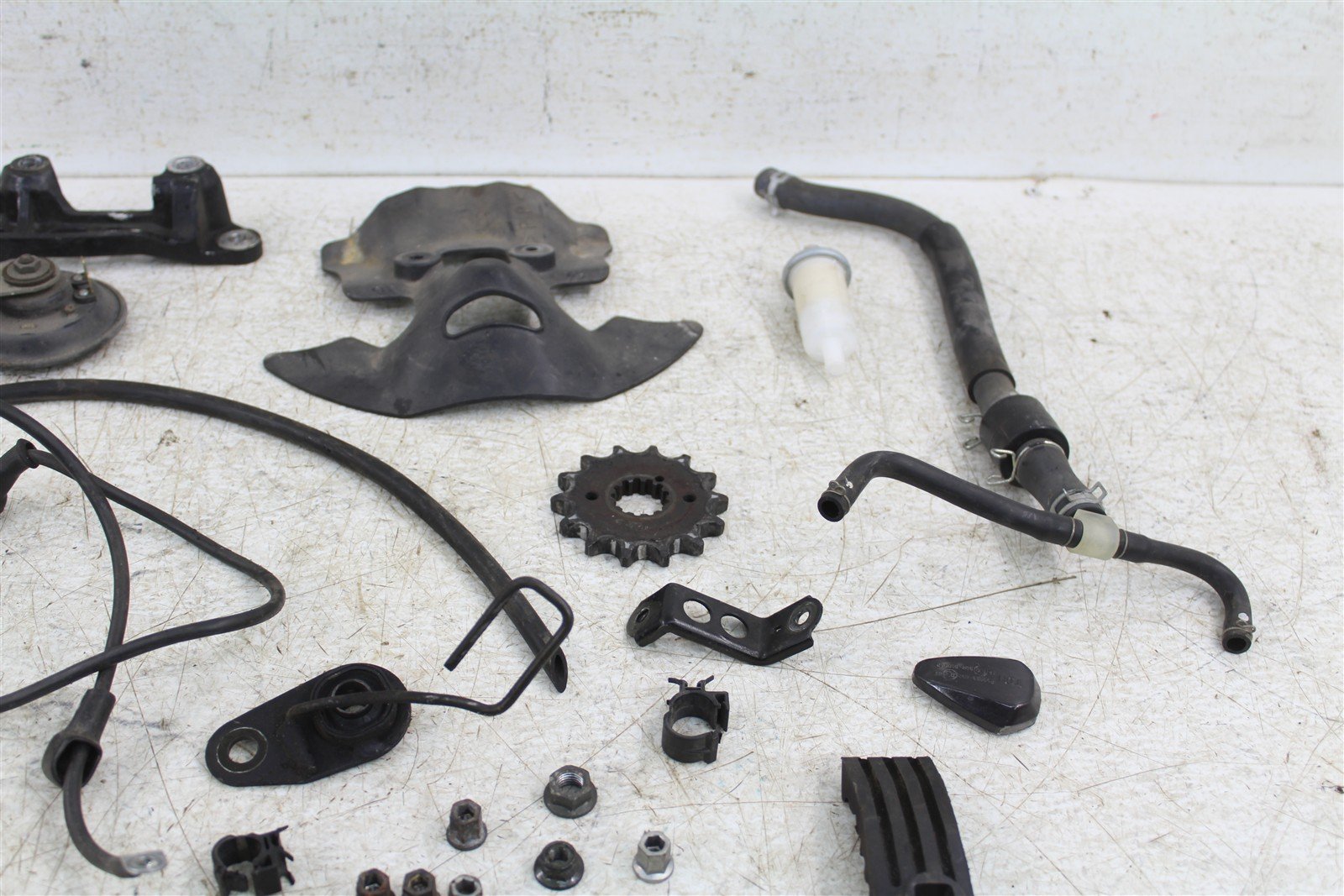 2001 Yamaha YZF 600R Chassis Bolt Kit Hardware Wire Hose Bracket Mount 55061