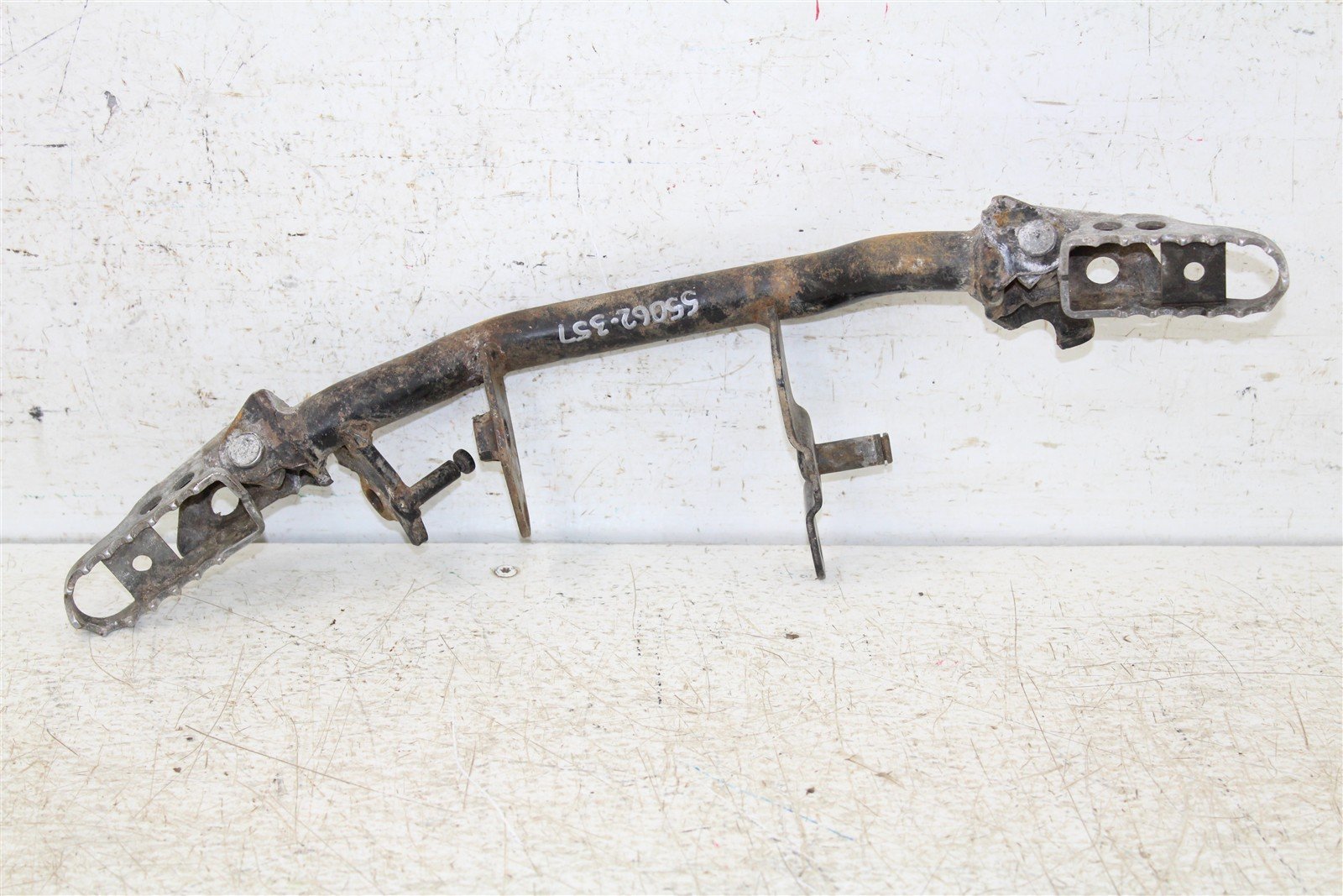 2000 Yamaha TTR 90 Foot Pegs Set Hardware Springs Rests 55062